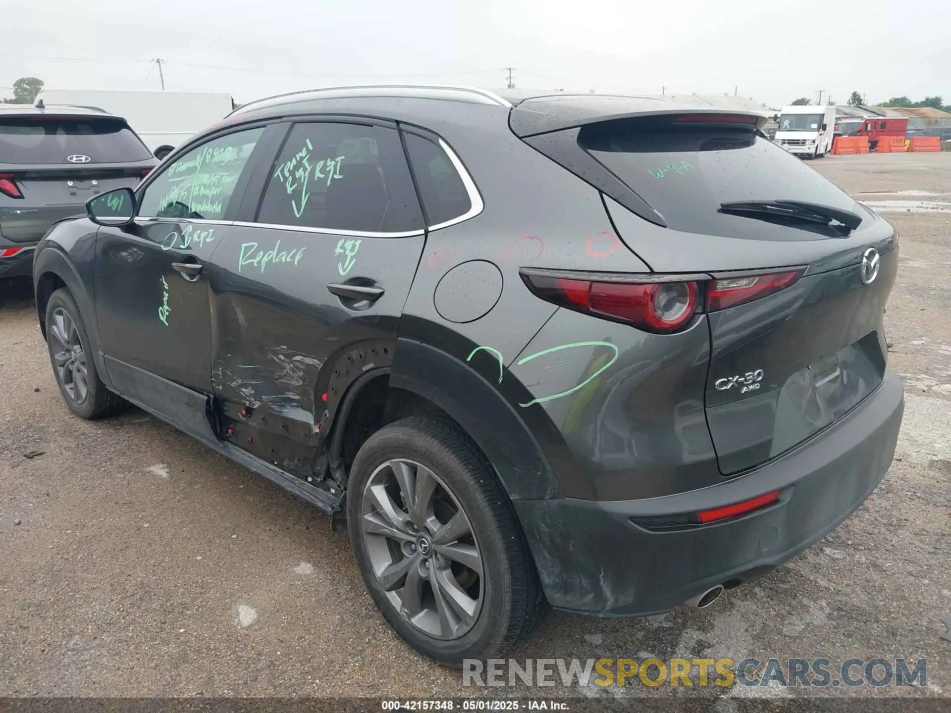 3 Photograph of a damaged car 3MVDMBCM4SM752198 MAZDA CX-30 2025