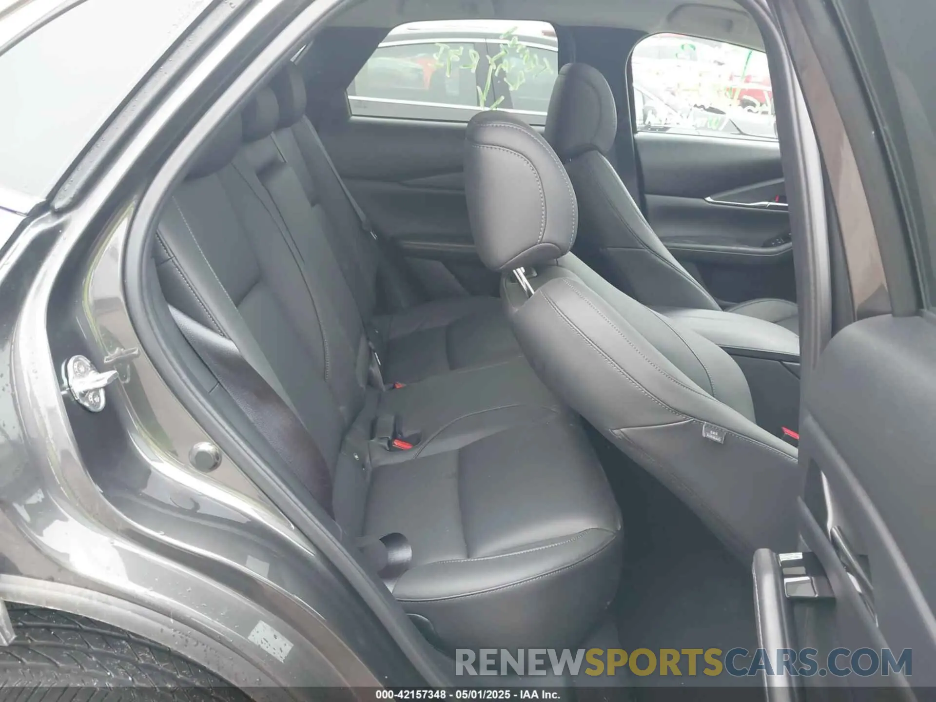 8 Photograph of a damaged car 3MVDMBCM4SM752198 MAZDA CX-30 2025