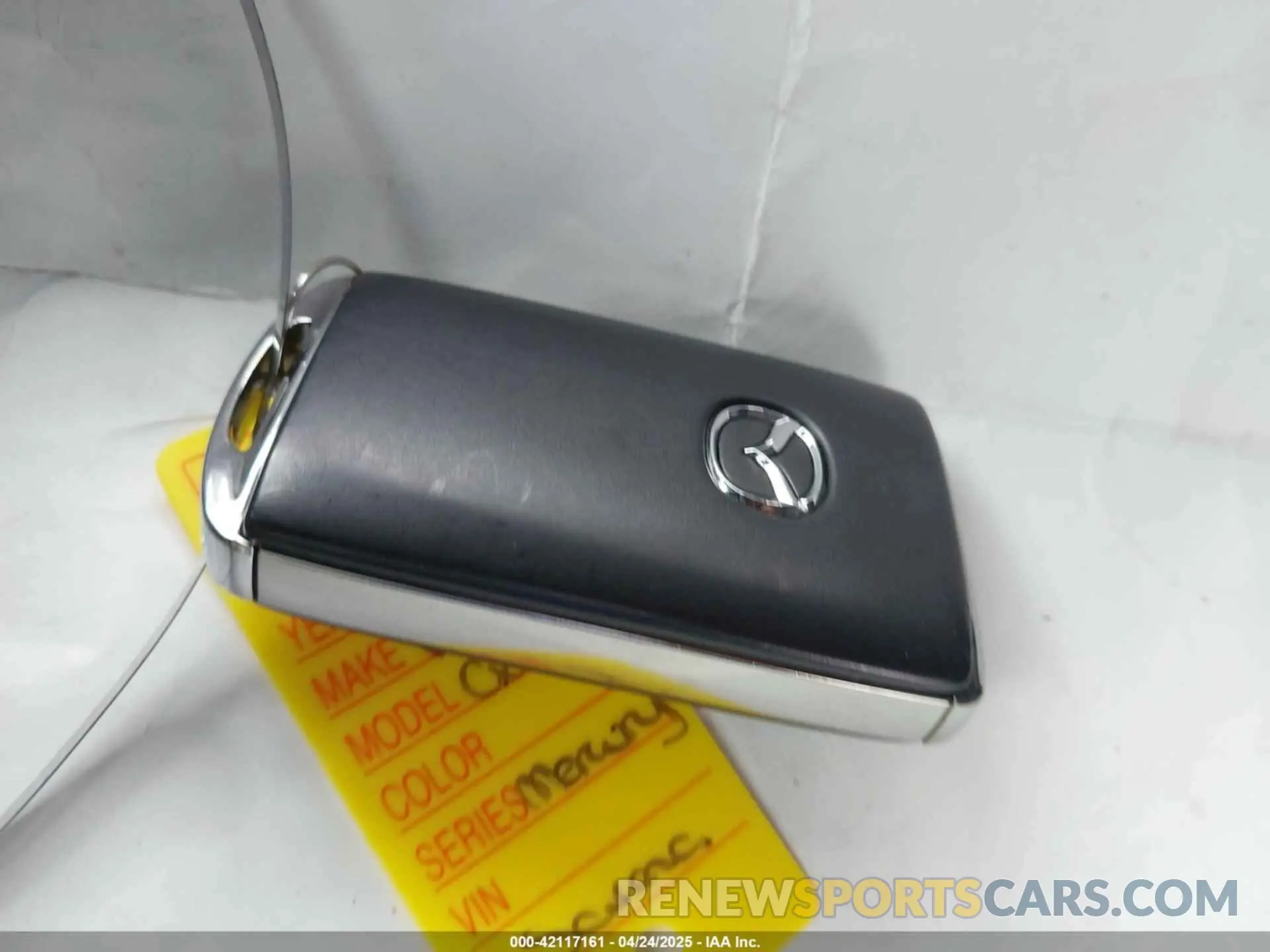 11 Фотография поврежденного автомобиля 3MVDMBCMXSM768048 MAZDA CX-30 2025