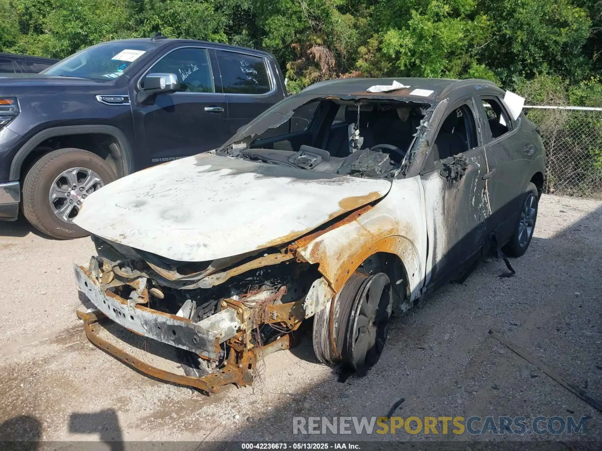2 Photograph of a damaged car 3MVDMBCMXSM770060 MAZDA CX-30 2025