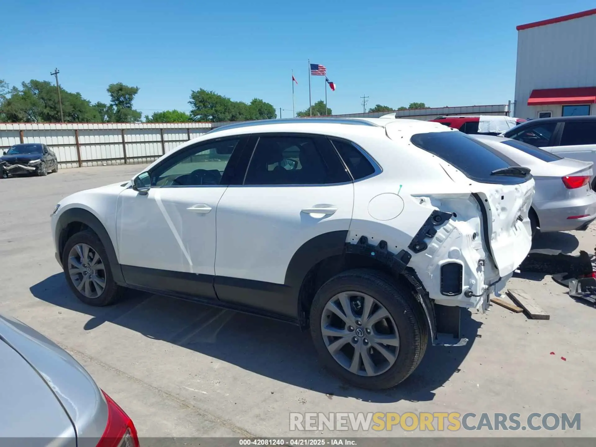 15 Фотография поврежденного автомобиля 3MVDMBDM9SM788547 MAZDA CX-30 2025
