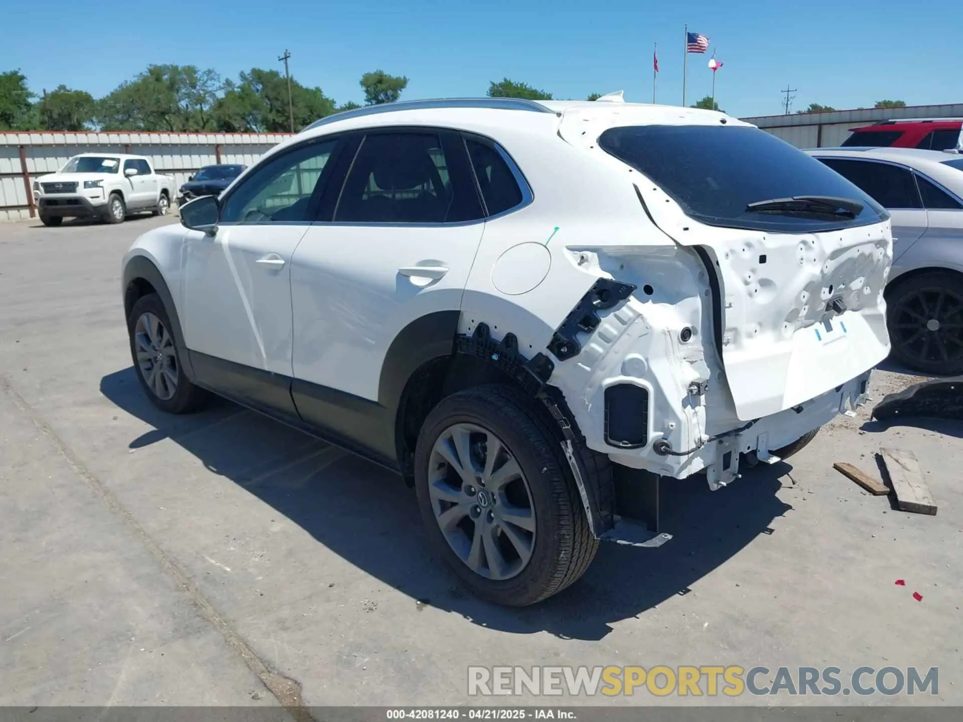 3 Фотография поврежденного автомобиля 3MVDMBDM9SM788547 MAZDA CX-30 2025