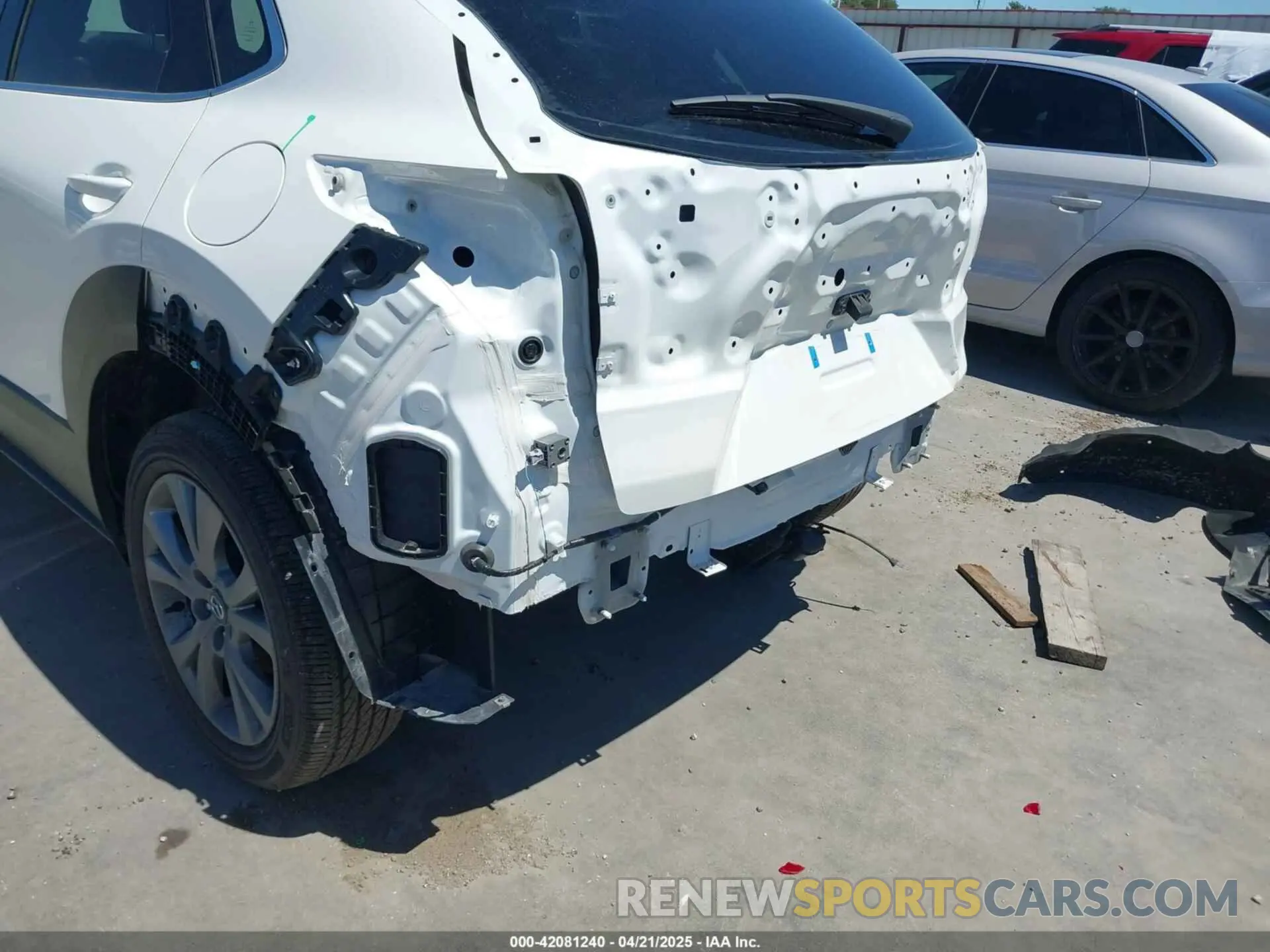 6 Фотография поврежденного автомобиля 3MVDMBDM9SM788547 MAZDA CX-30 2025