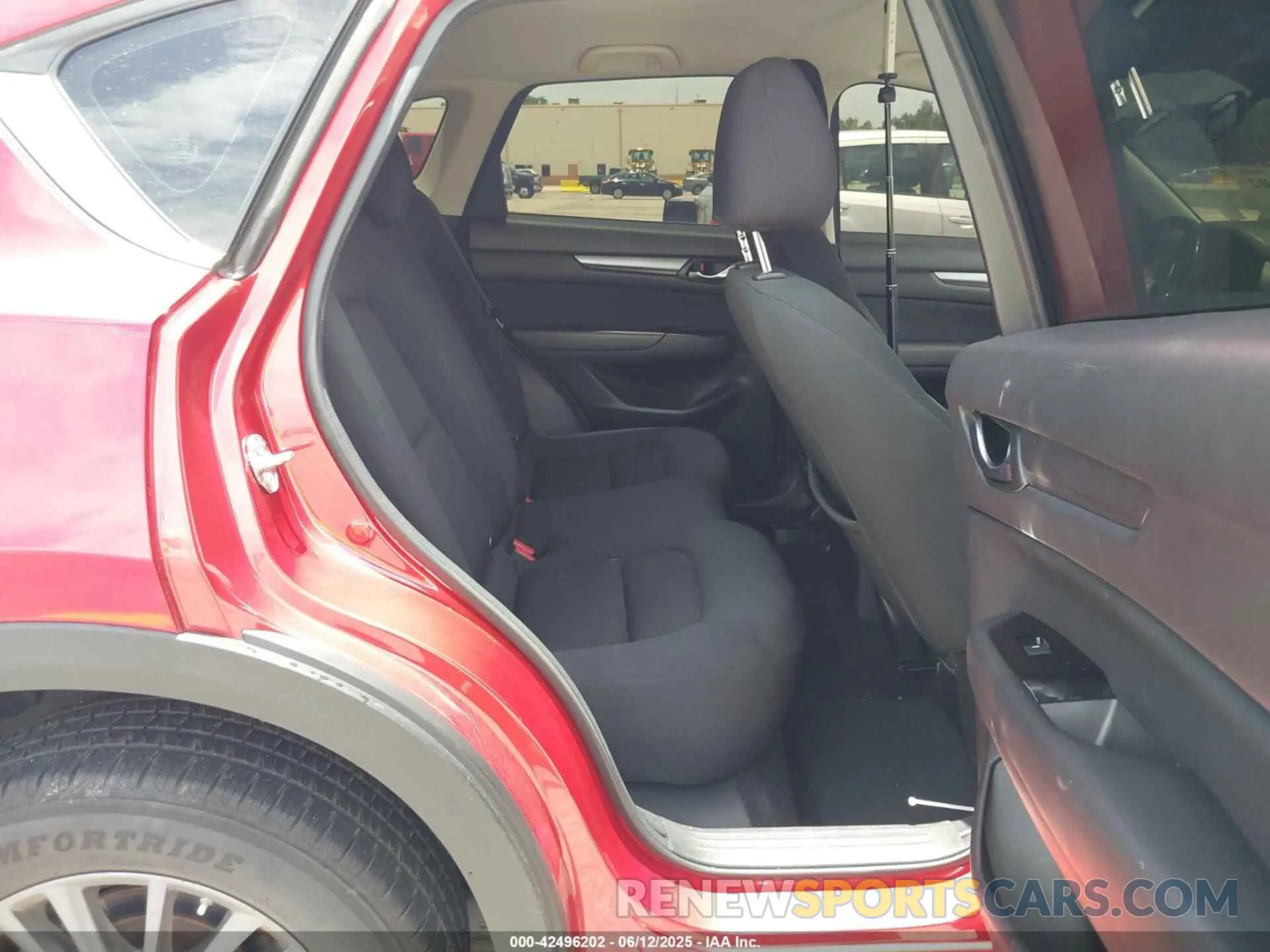 8 Photograph of a damaged car JM3KFABM1K1502131 MAZDA CX-5 2019