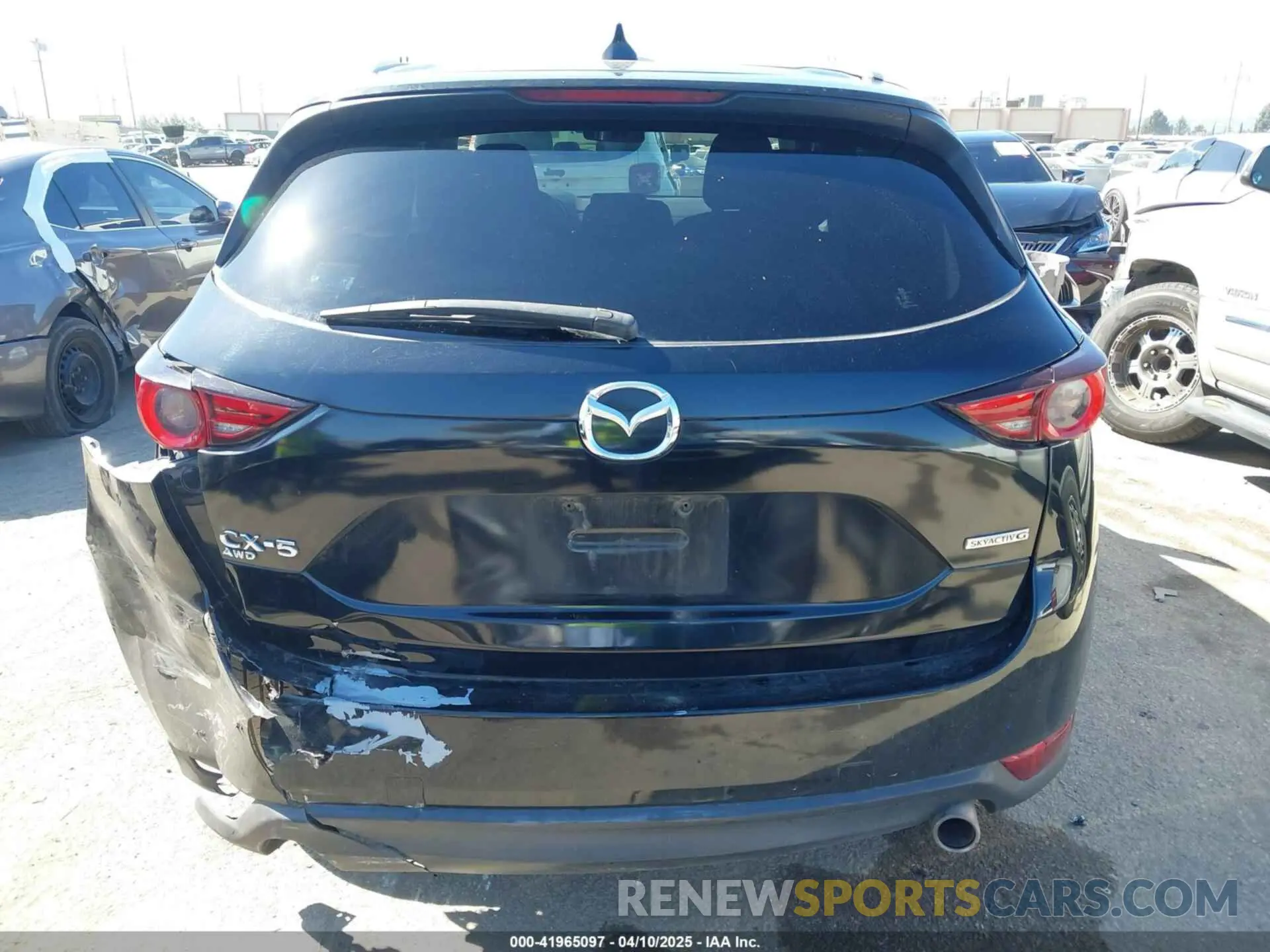 17 Photograph of a damaged car JM3KFABM7K1579747 MAZDA CX-5 2019