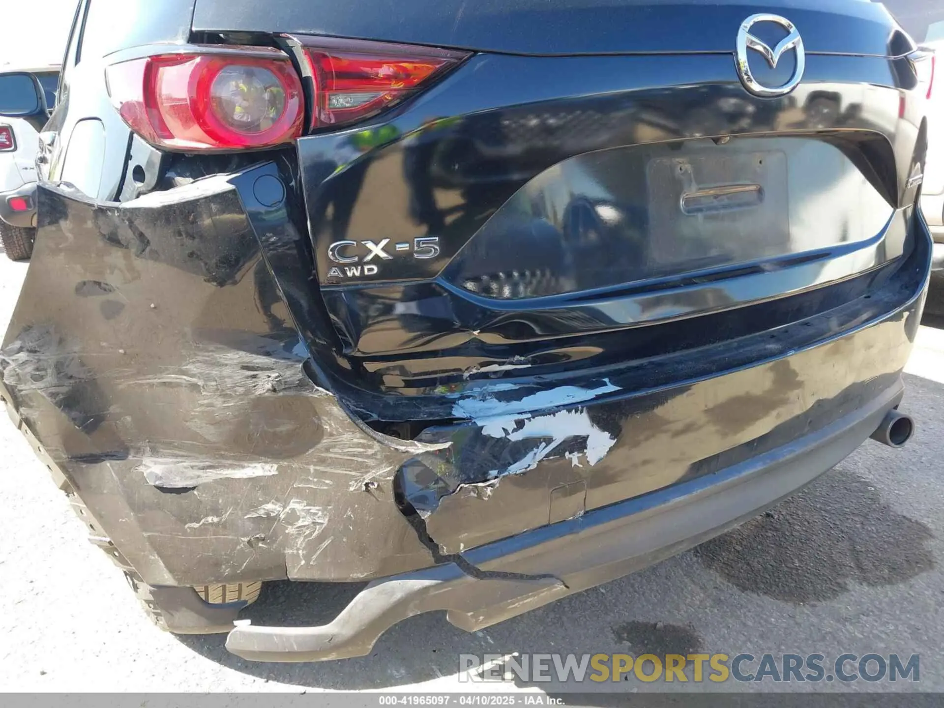 18 Photograph of a damaged car JM3KFABM7K1579747 MAZDA CX-5 2019