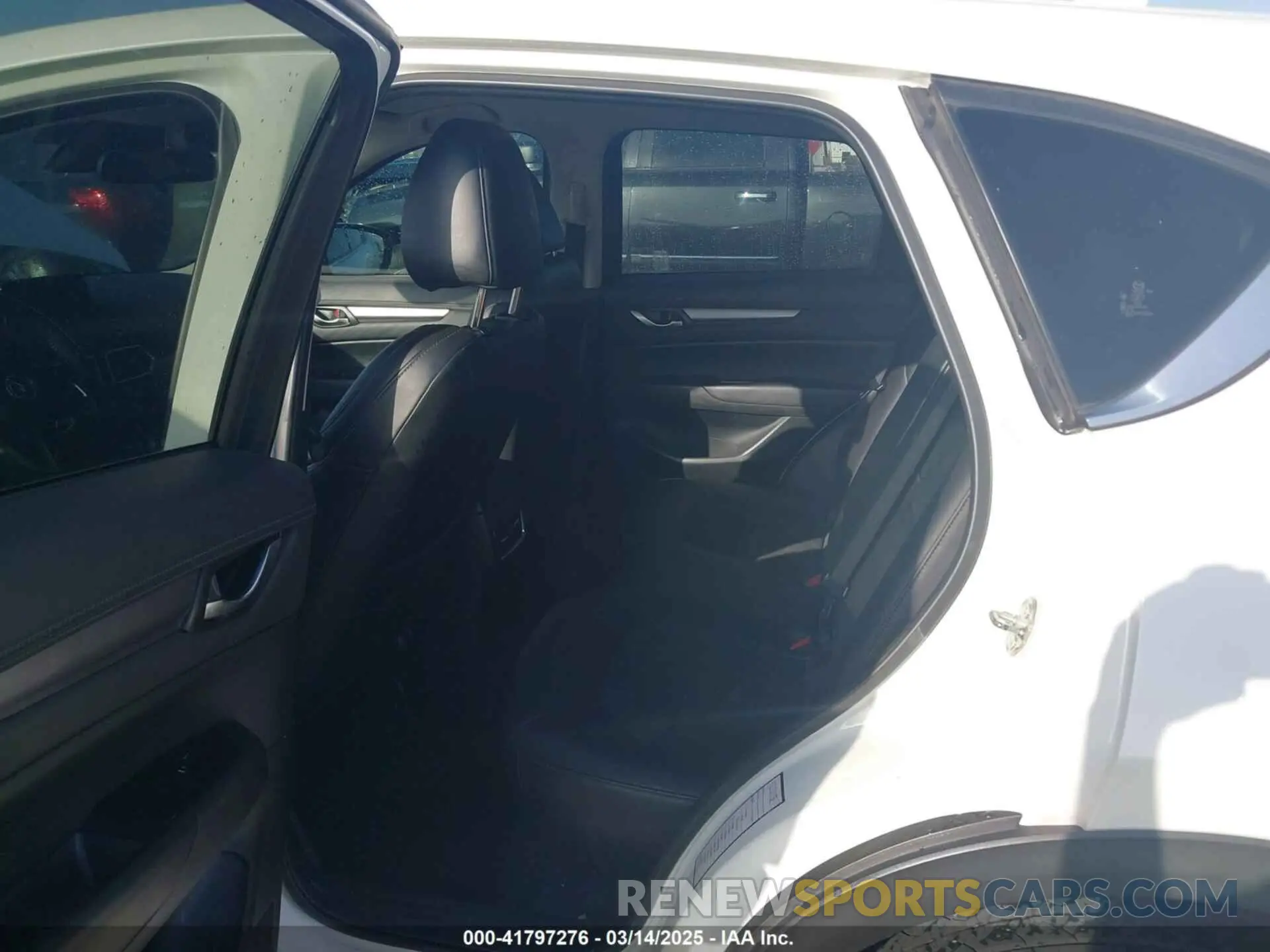 8 Photograph of a damaged car JM3KFACM0K1564330 MAZDA CX-5 2019