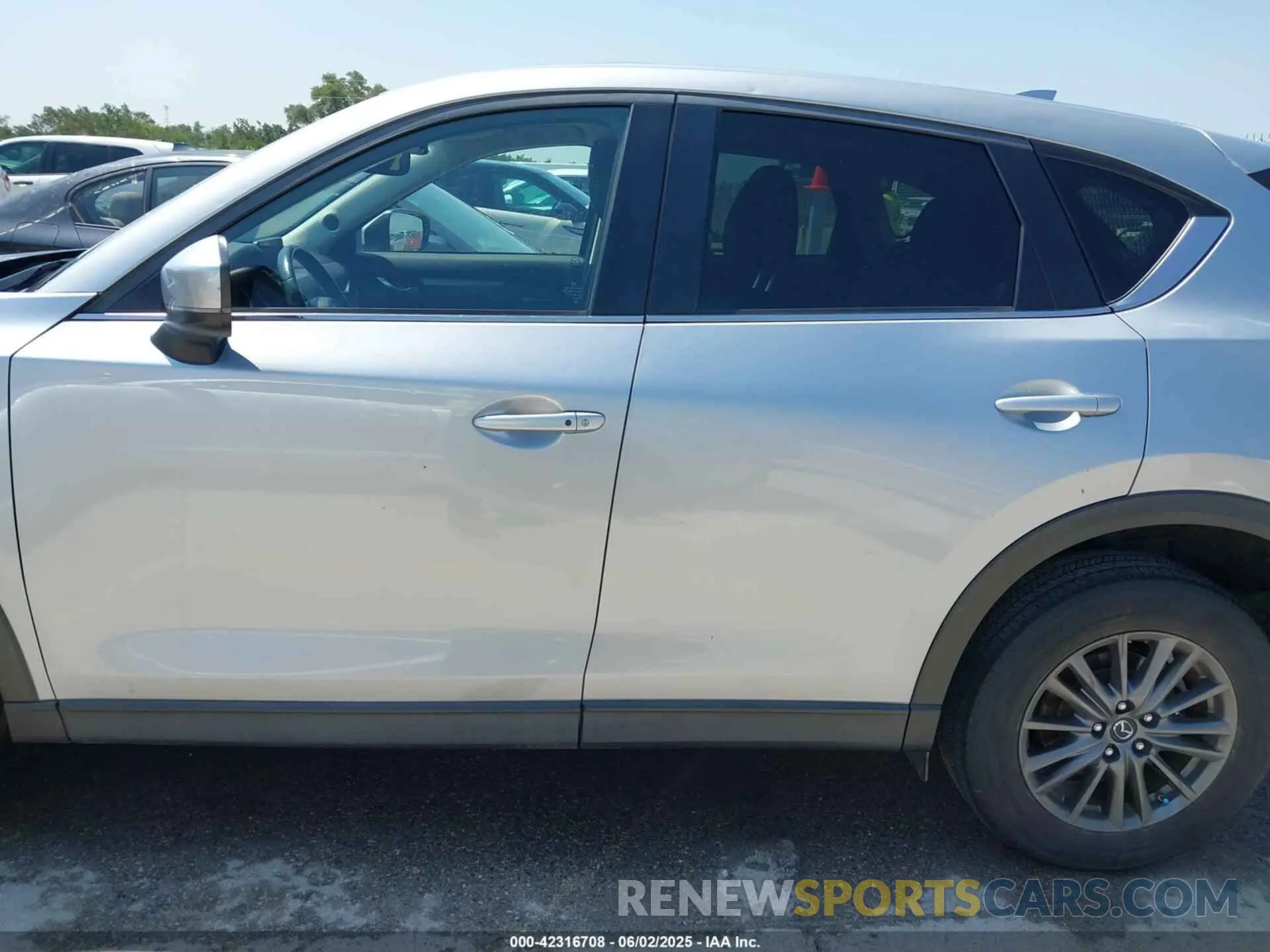 14 Photograph of a damaged car JM3KFACM1K1507229 MAZDA CX-5 2019