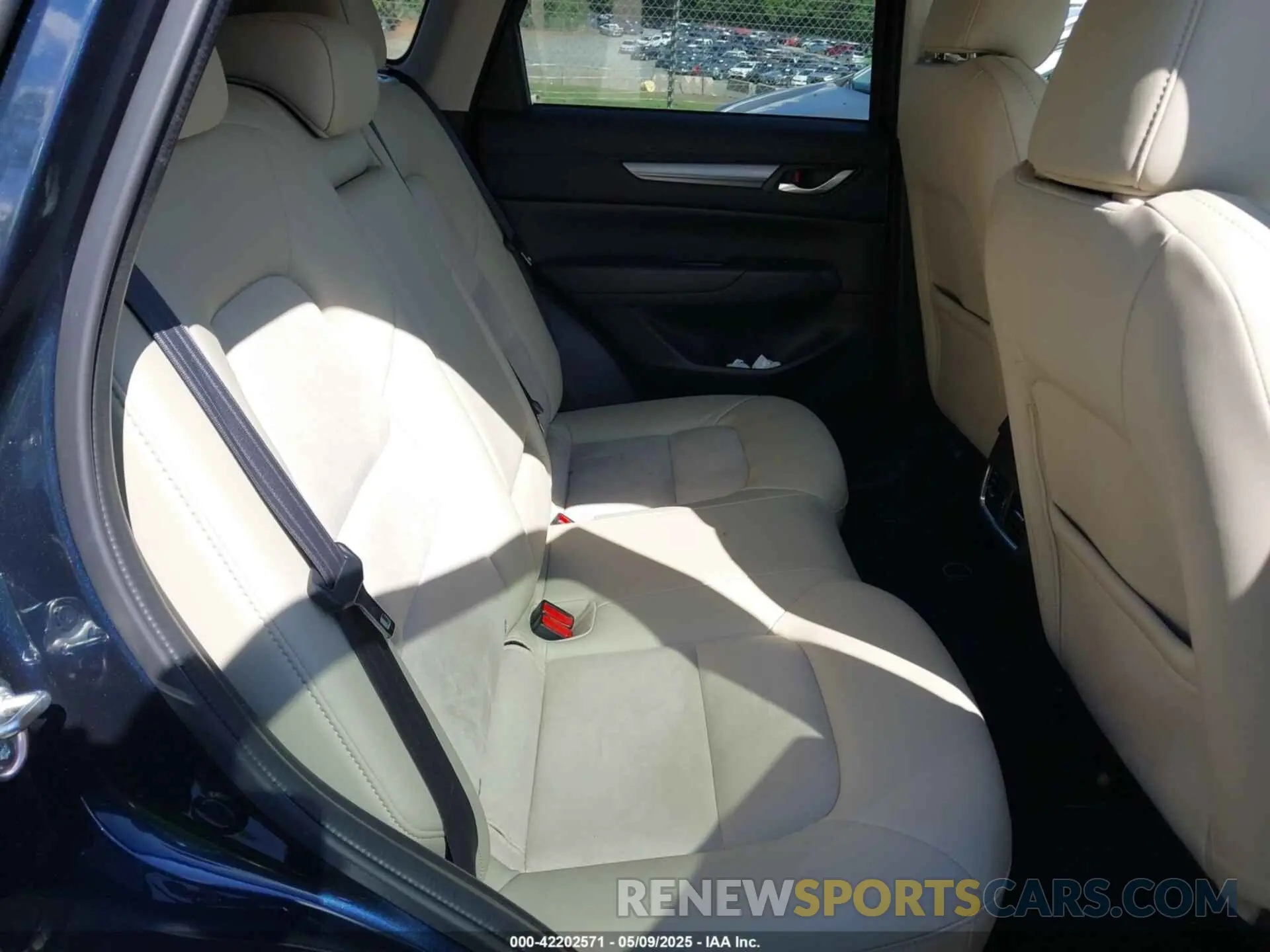 8 Photograph of a damaged car JM3KFACM7K1587961 MAZDA CX-5 2019