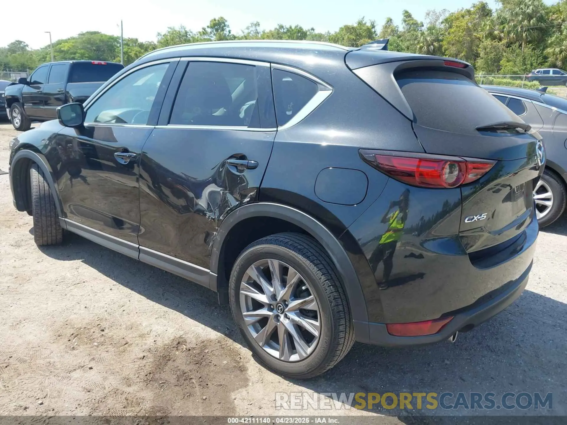 3 Фотография поврежденного автомобиля JM3KFADM2K0694677 MAZDA CX-5 2019