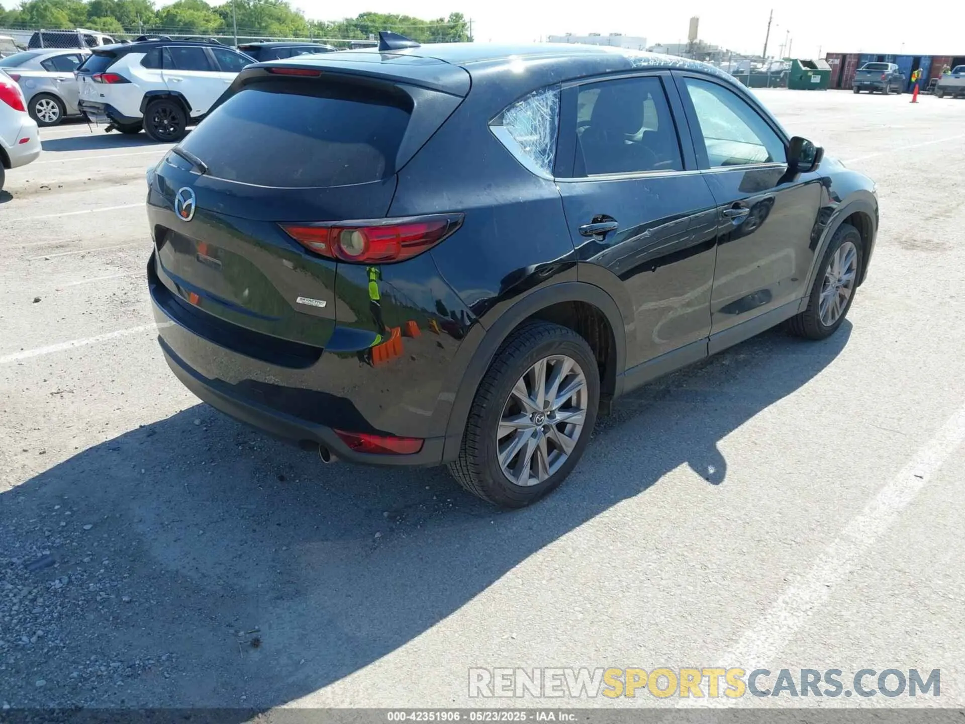 4 Photograph of a damaged car JM3KFADM2K1549794 MAZDA CX-5 2019