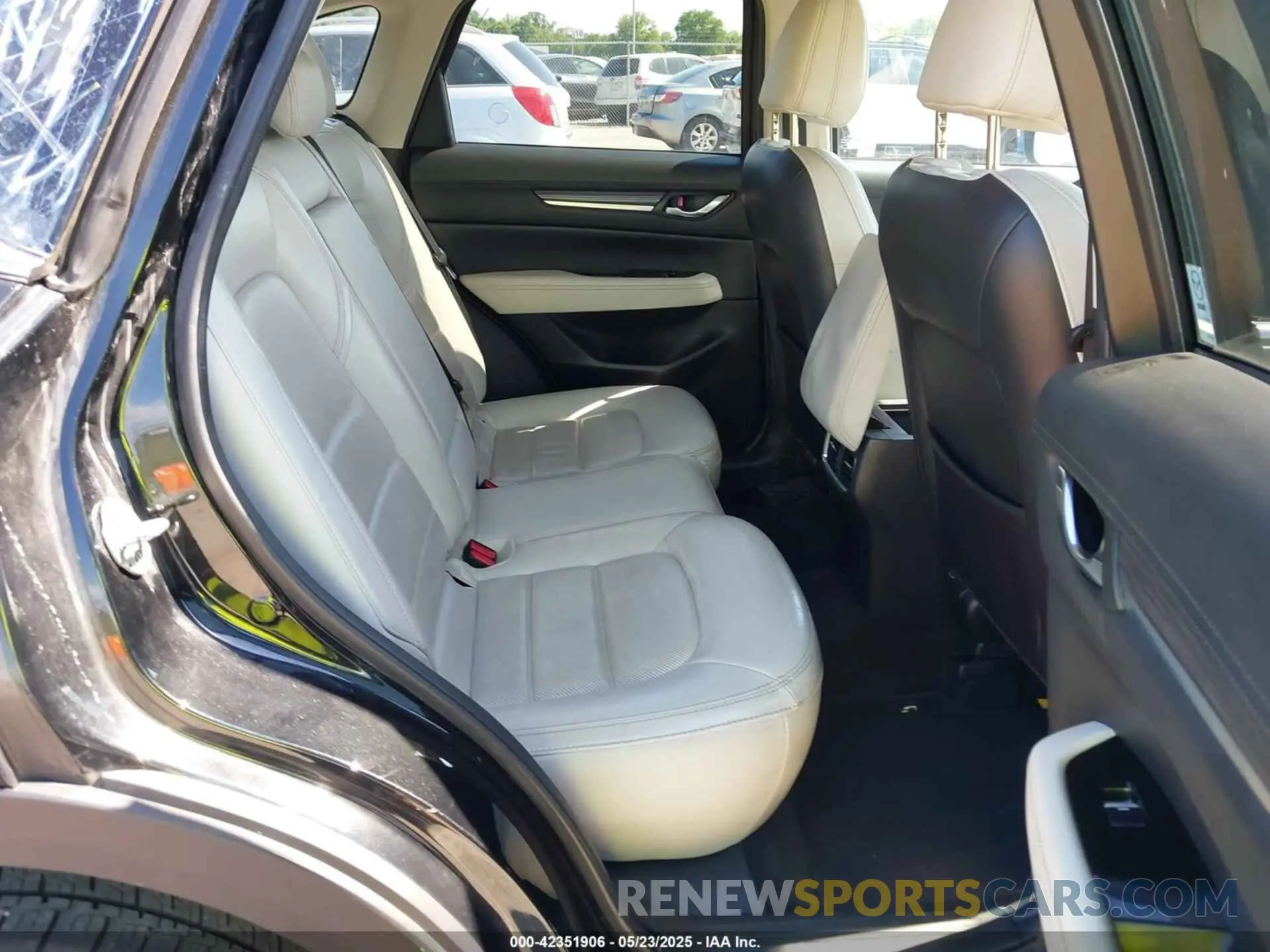 8 Photograph of a damaged car JM3KFADM2K1549794 MAZDA CX-5 2019