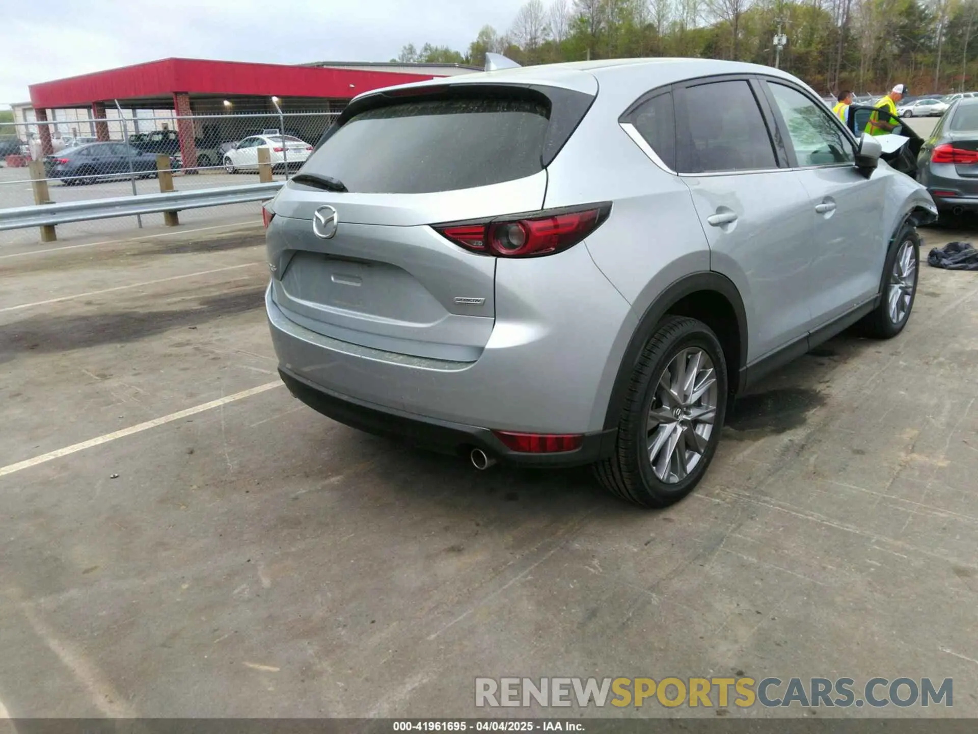 4 Photograph of a damaged car JM3KFADM2K1631928 MAZDA CX-5 2019
