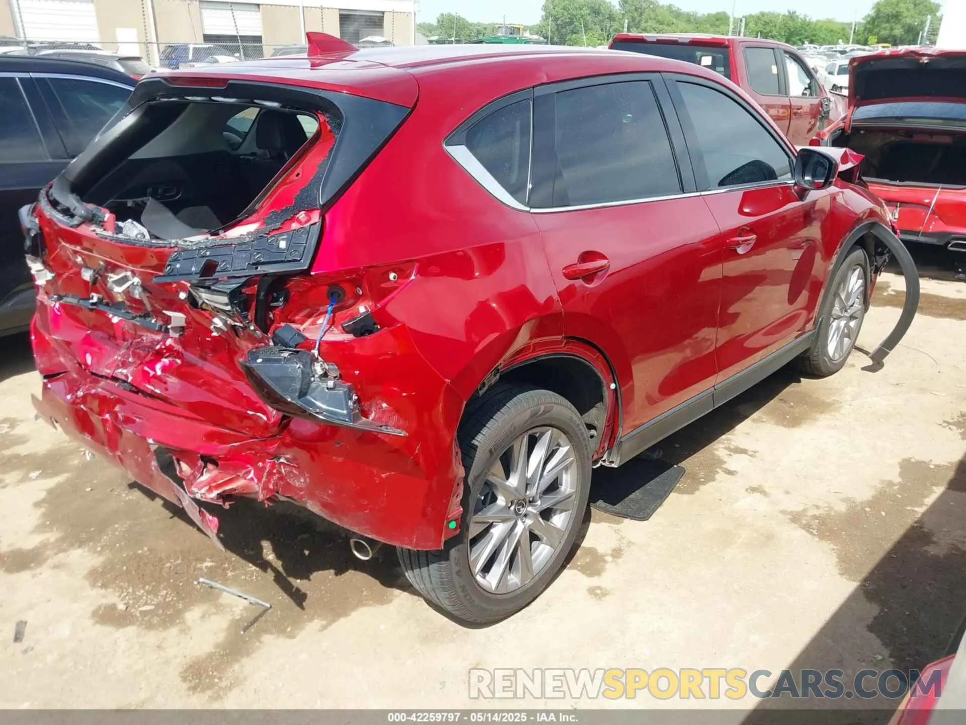 4 Photograph of a damaged car JM3KFADM6K1646190 MAZDA CX-5 2019