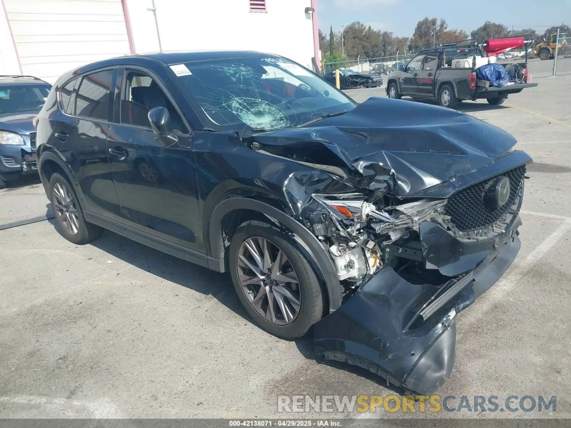 1 Фотография поврежденного автомобиля JM3KFADMXK1547727 MAZDA CX-5 2019