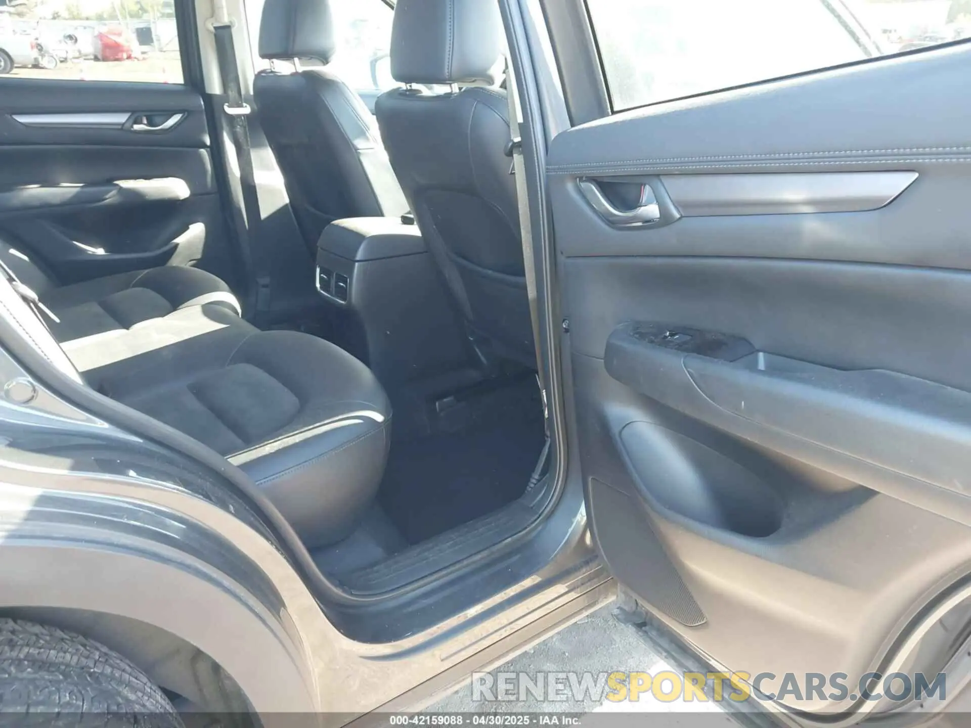 8 Фотография поврежденного автомобиля JM3KFBCM8K0584188 MAZDA CX-5 2019
