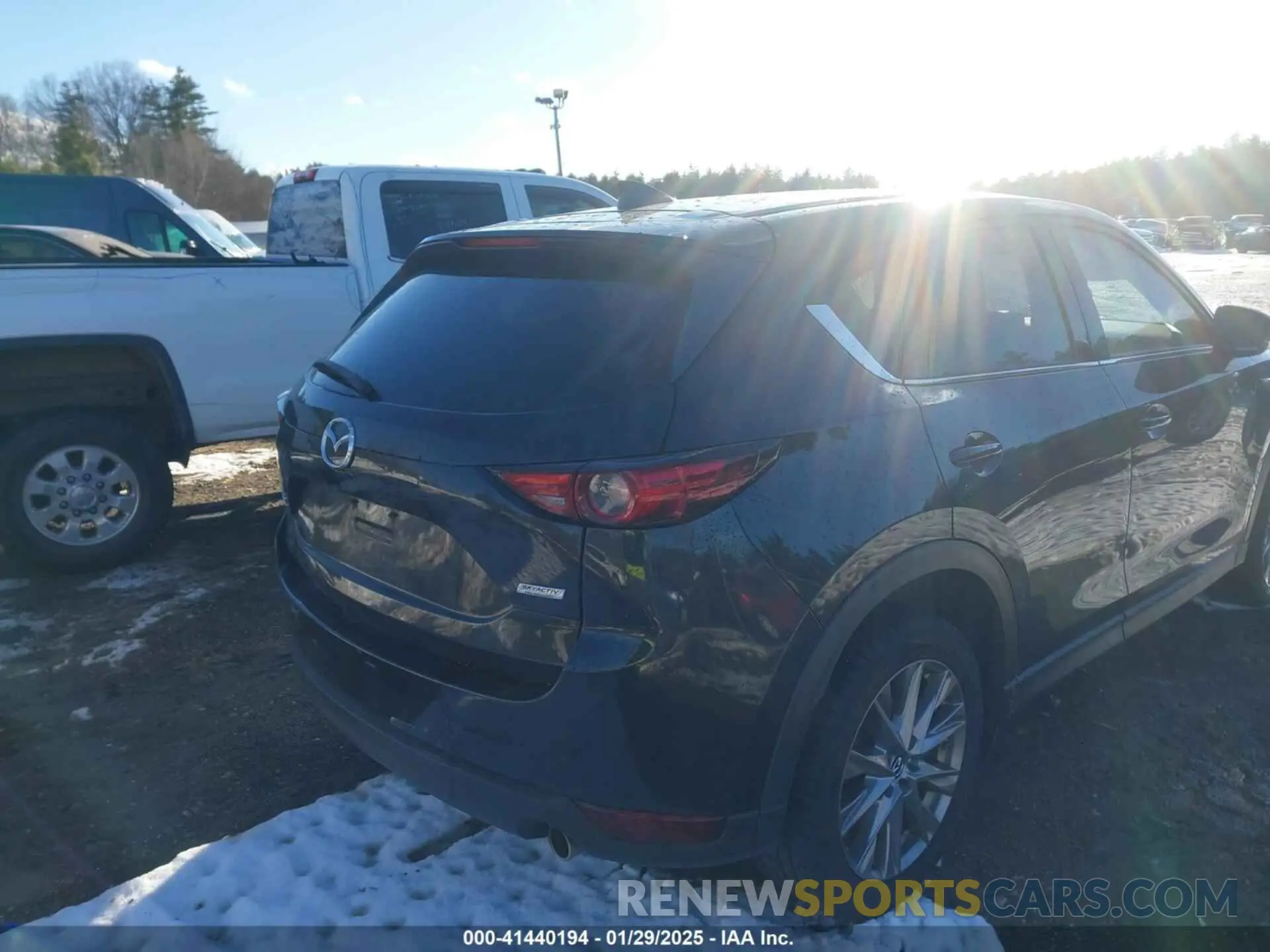 4 Photograph of a damaged car JM3KFBDM4K0597650 MAZDA CX-5 2019