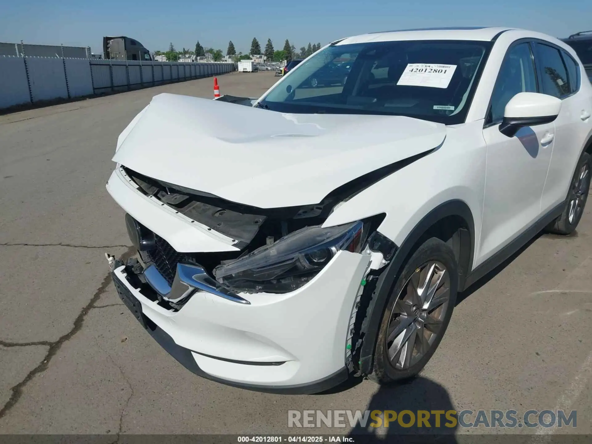 18 Photograph of a damaged car JM3KFBDY0K0692810 MAZDA CX-5 2019