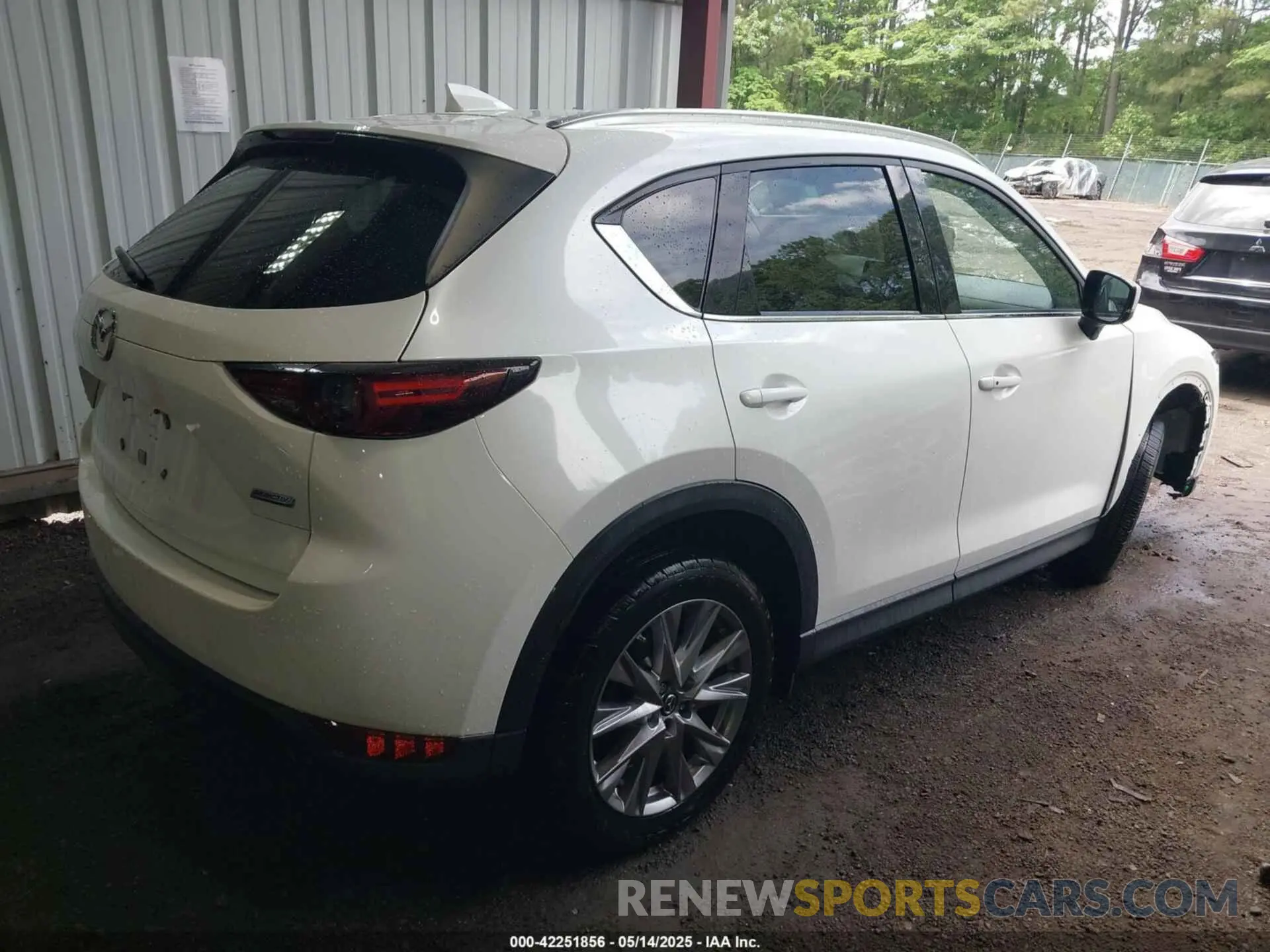 4 Фотография поврежденного автомобиля JM3KFBDY6K0555094 MAZDA CX-5 2019