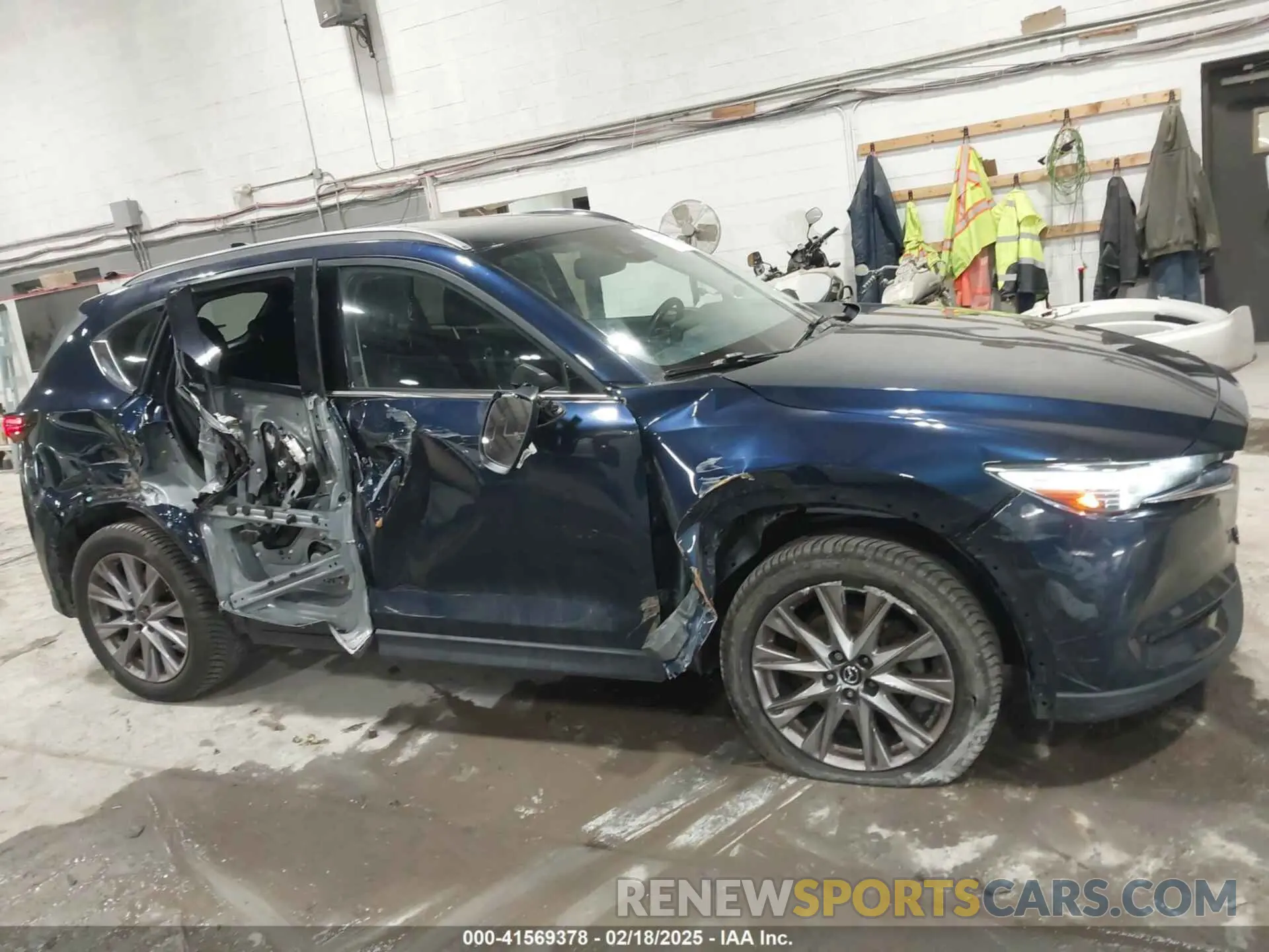 13 Фотография поврежденного автомобиля JM3KFBDY9K0620312 MAZDA CX-5 2019