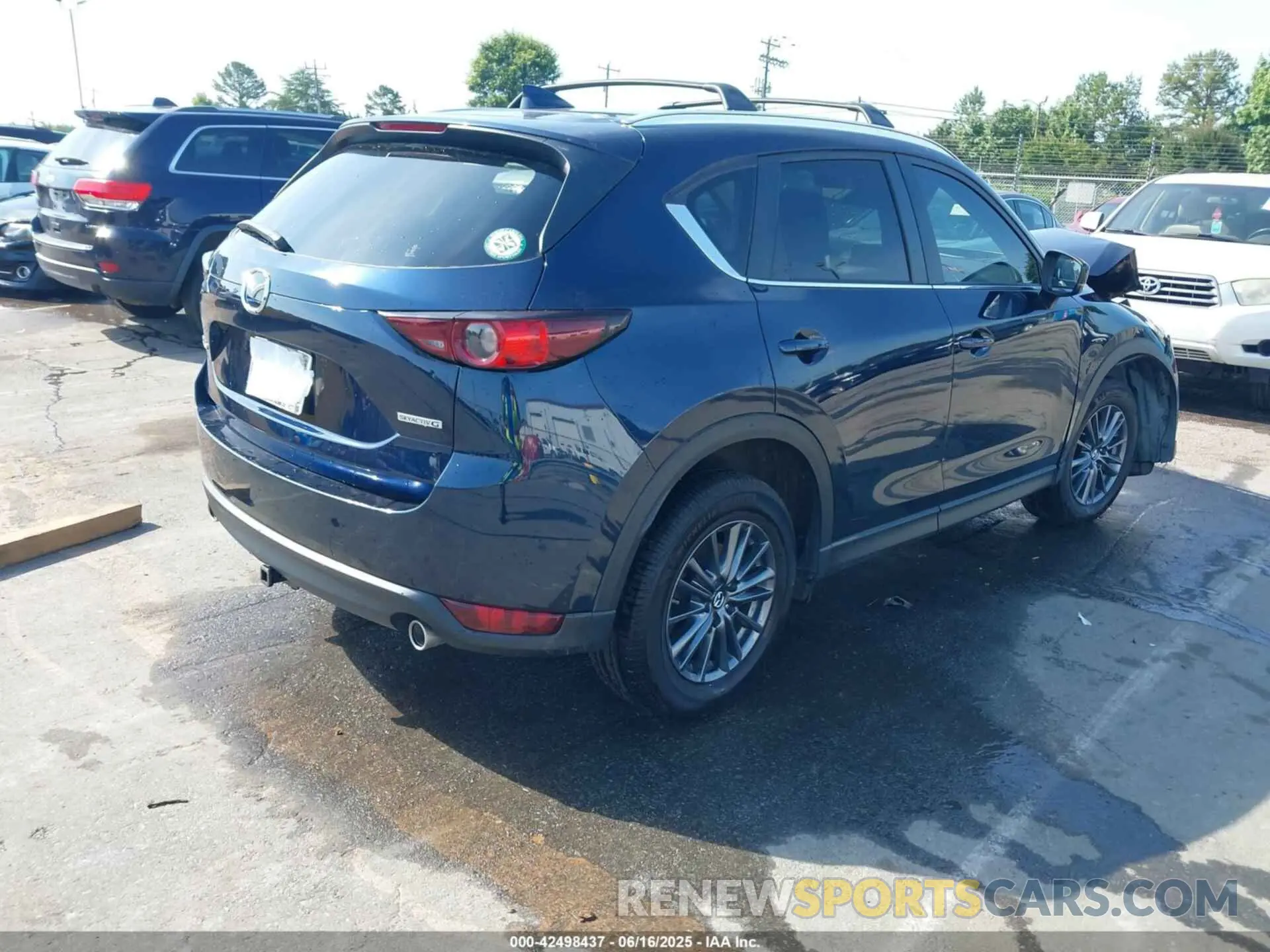 4 Photograph of a damaged car JM3KFACM0L0750621 MAZDA CX-5 2020