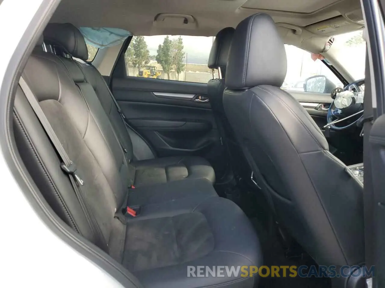 11 Photograph of a damaged car JM3KFACM1L0867172 MAZDA CX-5 2020