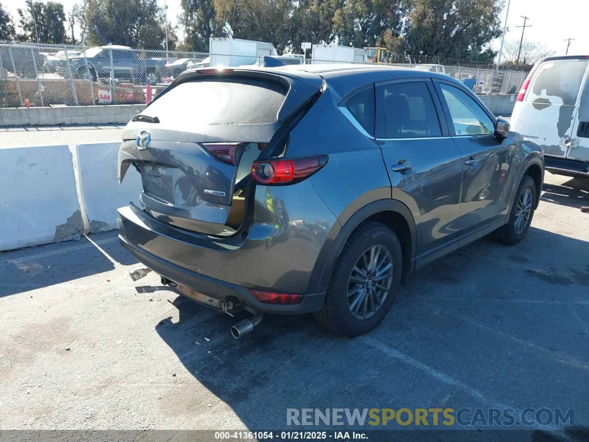 4 Фотография поврежденного автомобиля JM3KFACM4L0743820 MAZDA CX-5 2020