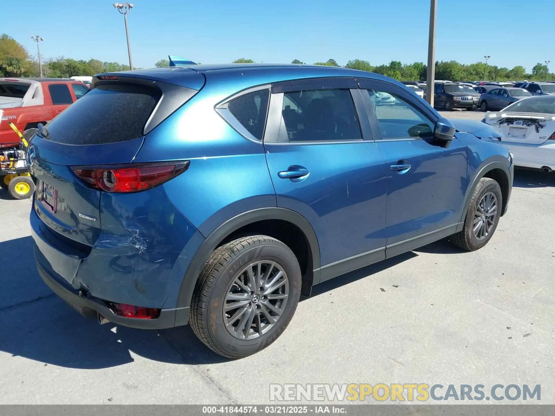 4 Photograph of a damaged car JM3KFACM4L1800303 MAZDA CX-5 2020