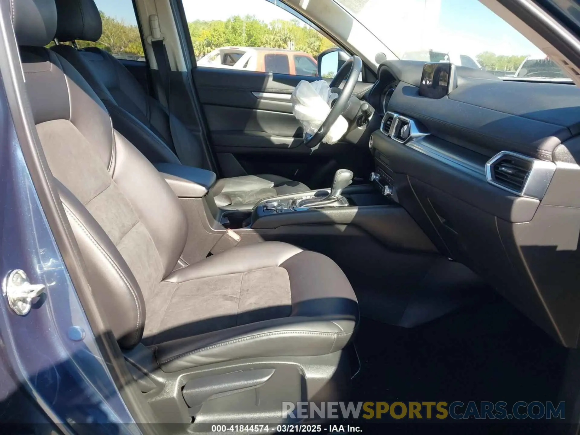 5 Photograph of a damaged car JM3KFACM4L1800303 MAZDA CX-5 2020
