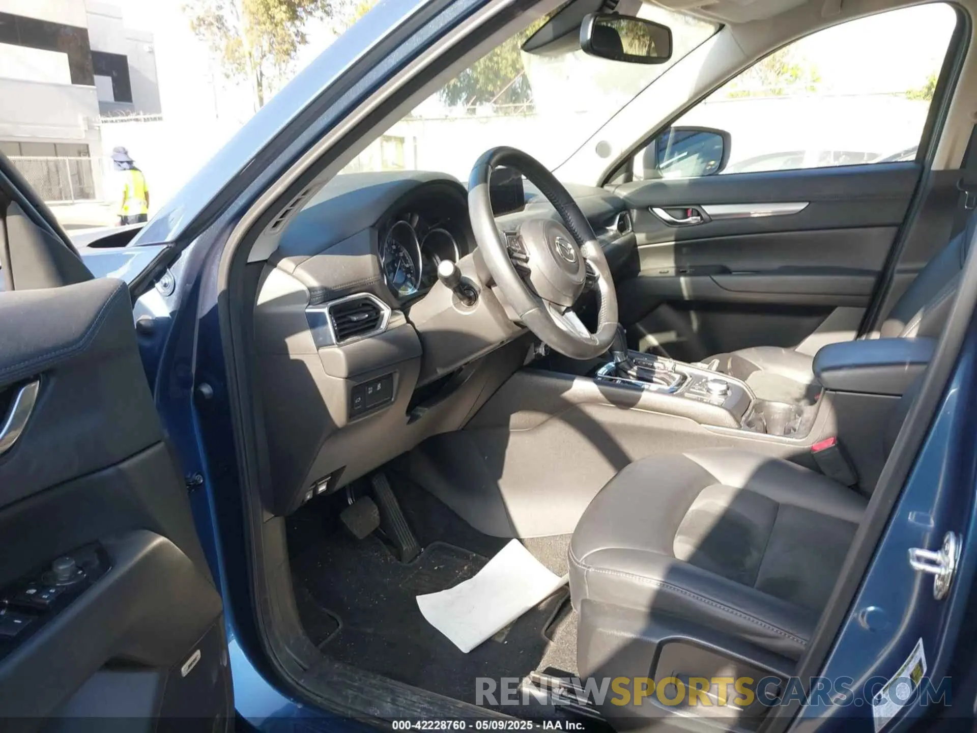 18 Photograph of a damaged car JM3KFACM4L1833432 MAZDA CX-5 2020