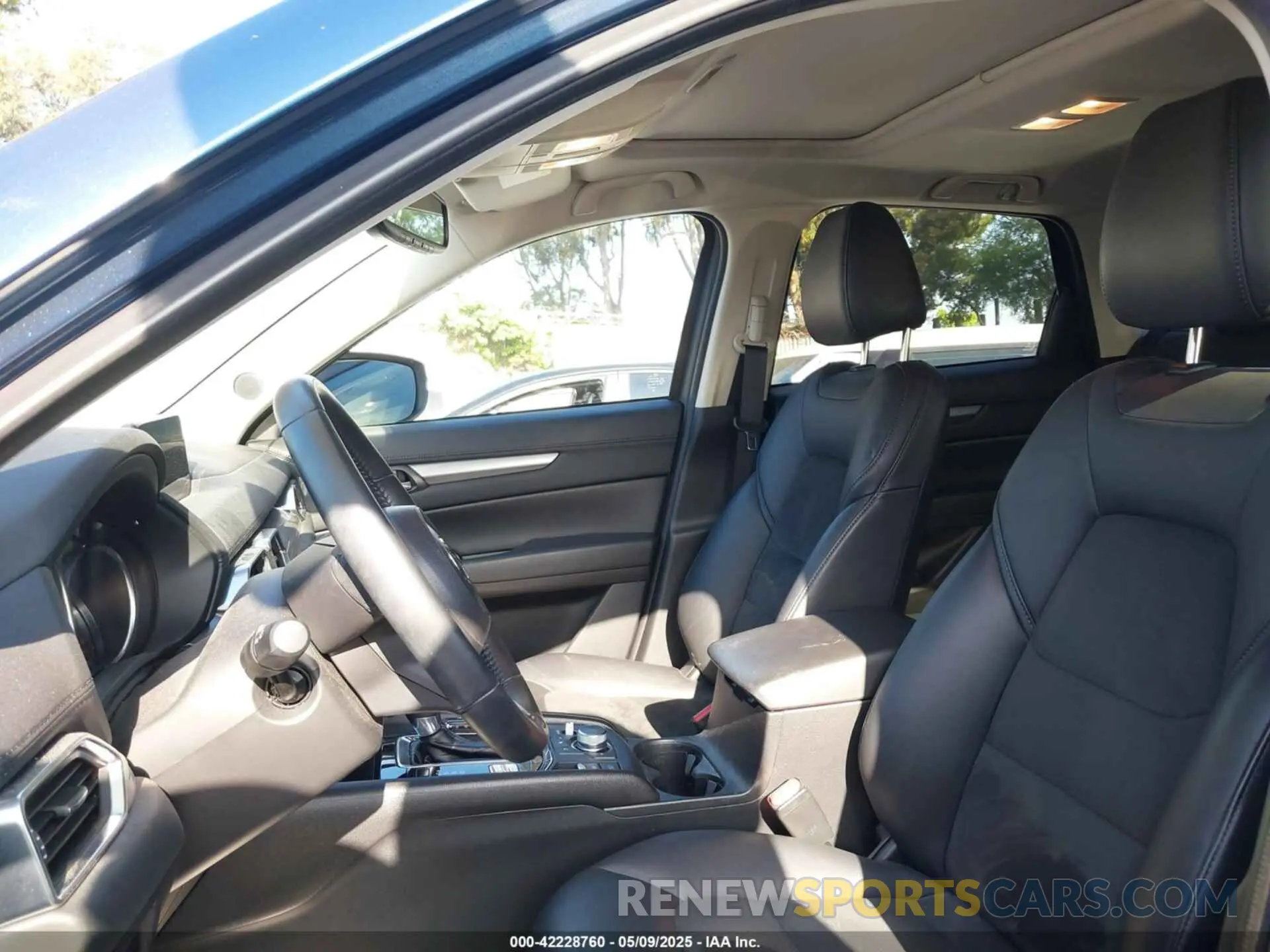 19 Photograph of a damaged car JM3KFACM4L1833432 MAZDA CX-5 2020