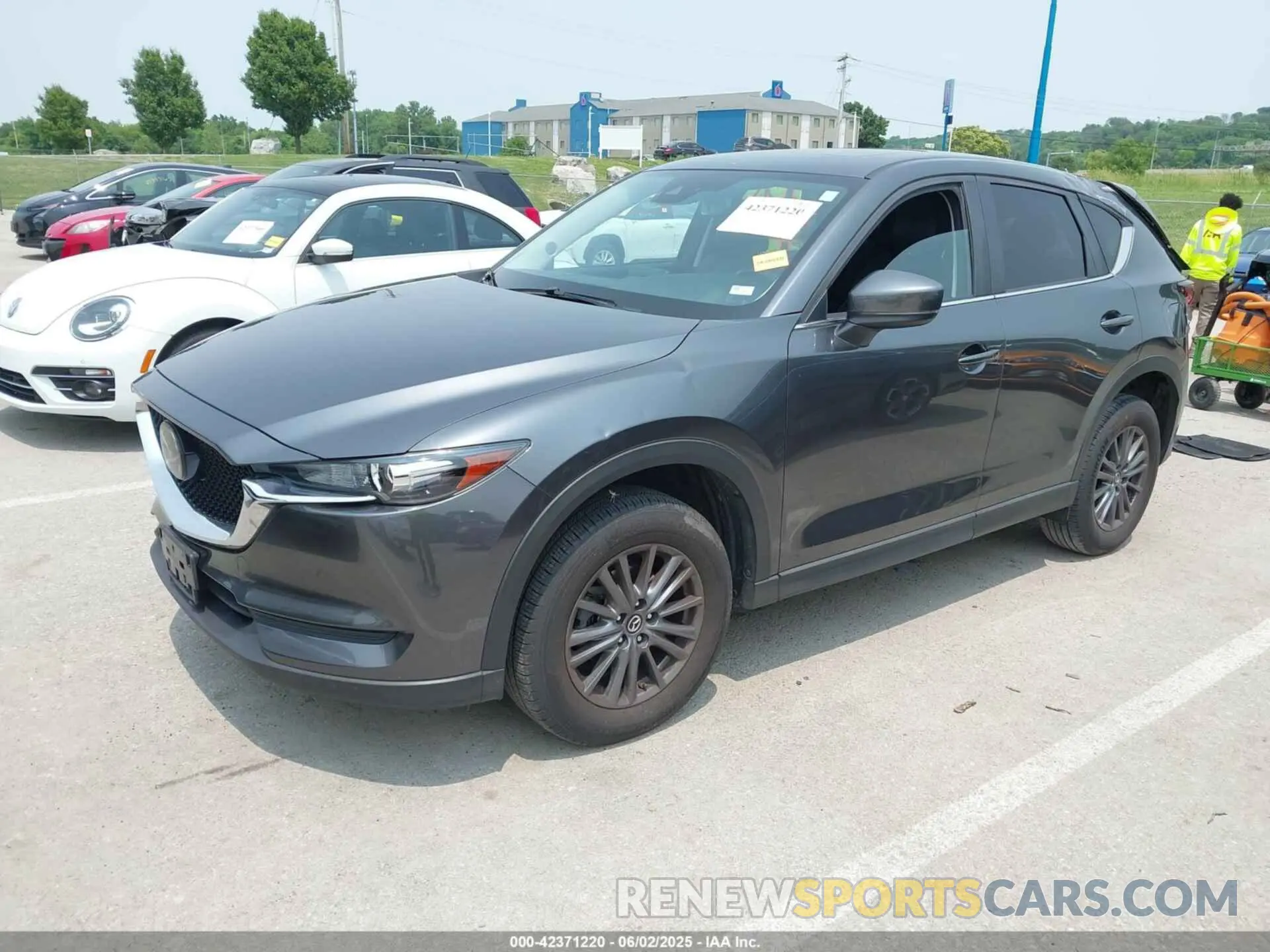 2 Photograph of a damaged car JM3KFACM6L0809624 MAZDA CX-5 2020