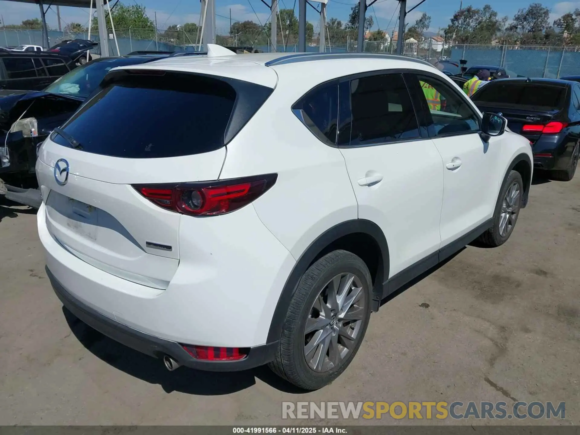 4 Фотография поврежденного автомобиля JM3KFADM0L1838495 MAZDA CX-5 2020