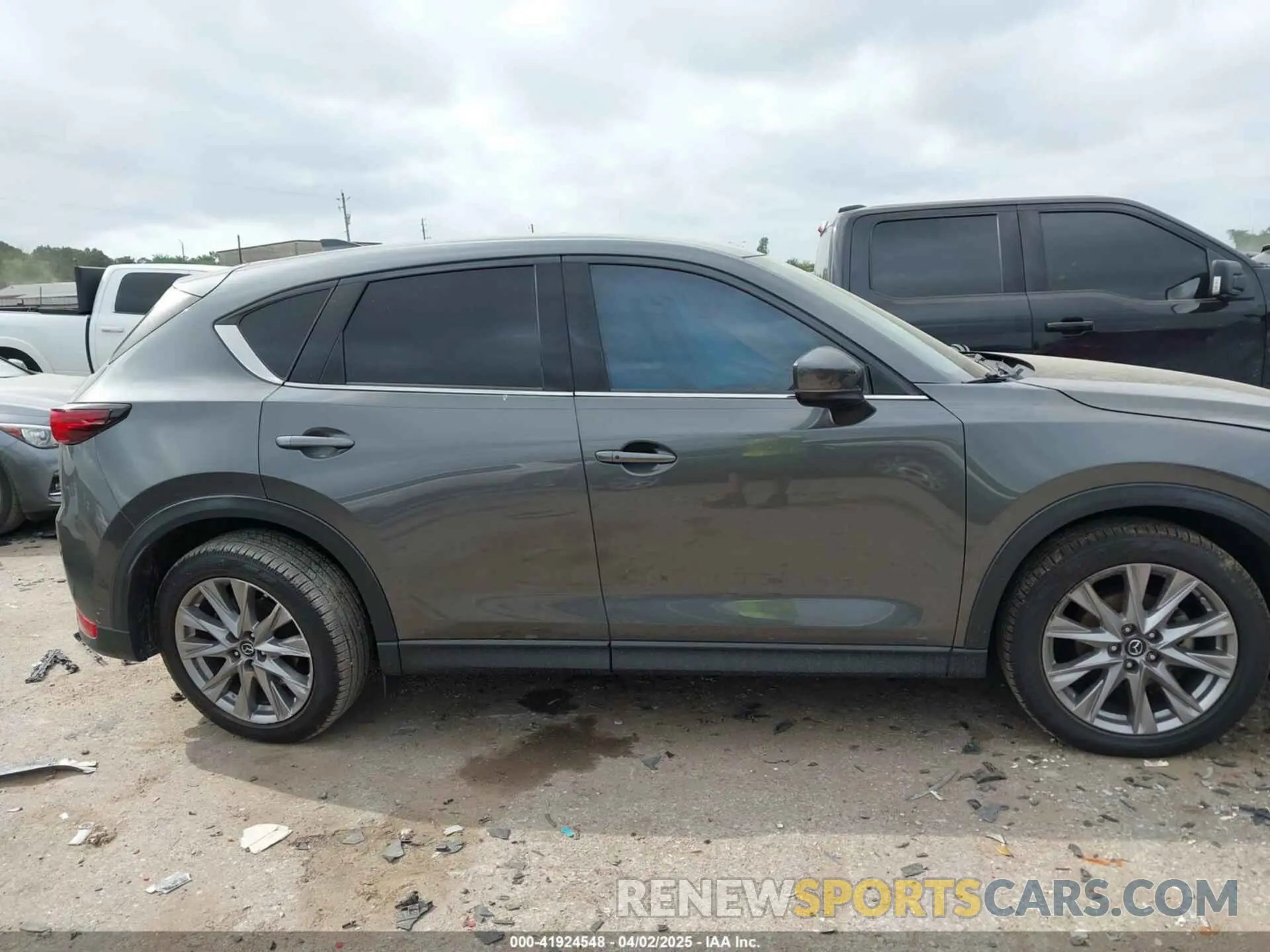 13 Photograph of a damaged car JM3KFADM1L0845803 MAZDA CX-5 2020