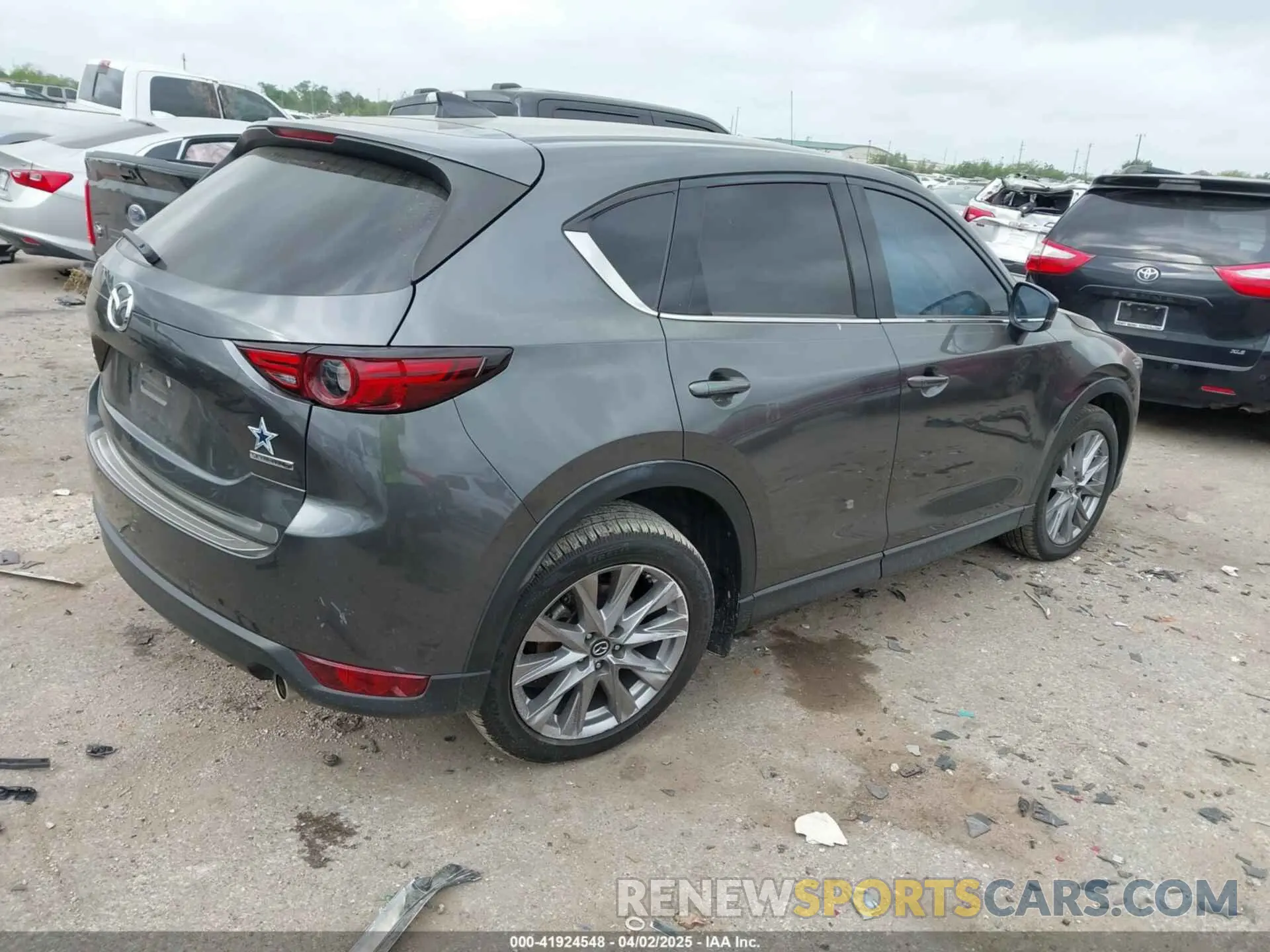 4 Photograph of a damaged car JM3KFADM1L0845803 MAZDA CX-5 2020