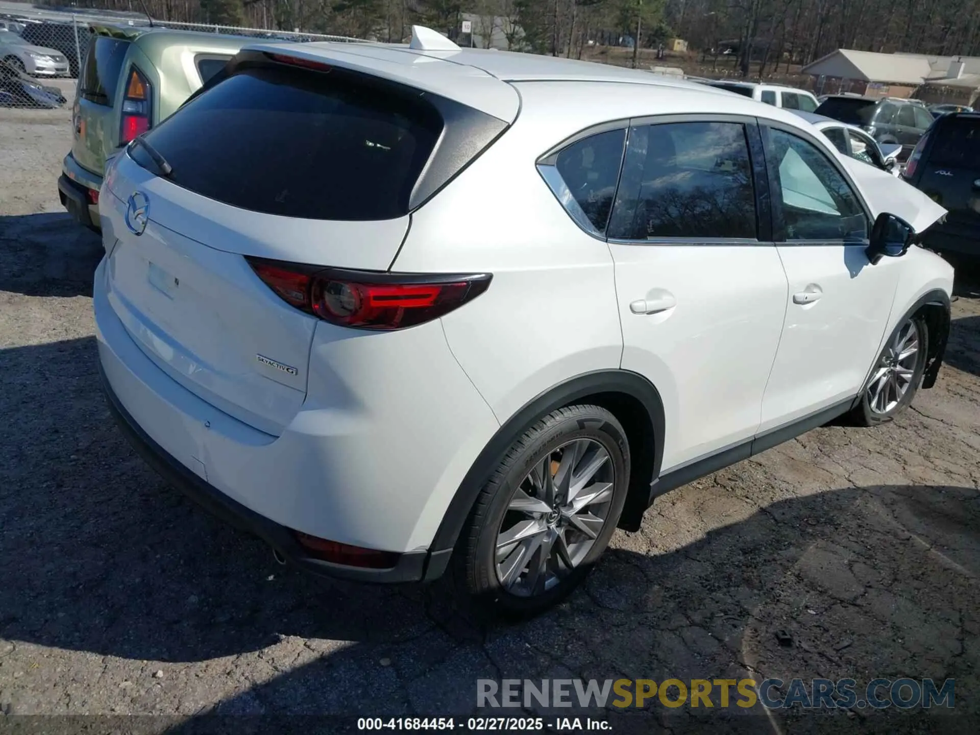 4 Photograph of a damaged car JM3KFADM3L1829208 MAZDA CX-5 2020