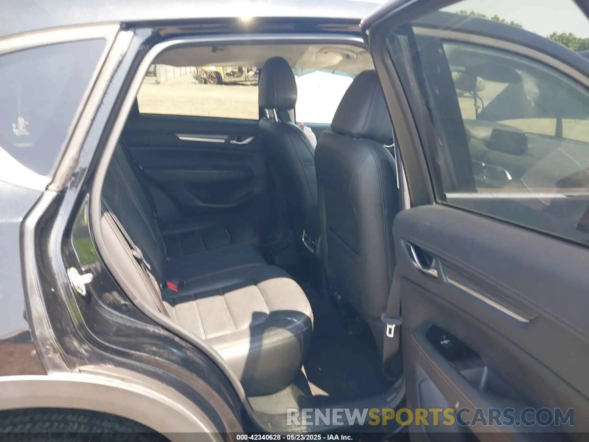 8 Photograph of a damaged car JM3KFADM9L1837183 MAZDA CX-5 2020