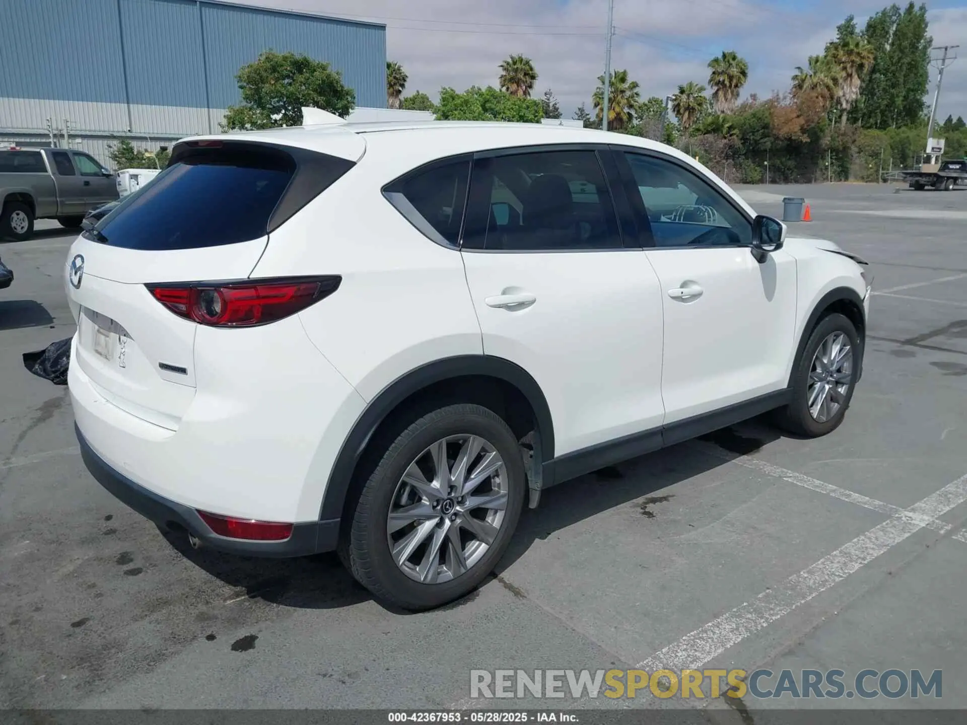 4 Photograph of a damaged car JM3KFBAYXL0771455 MAZDA CX-5 2020