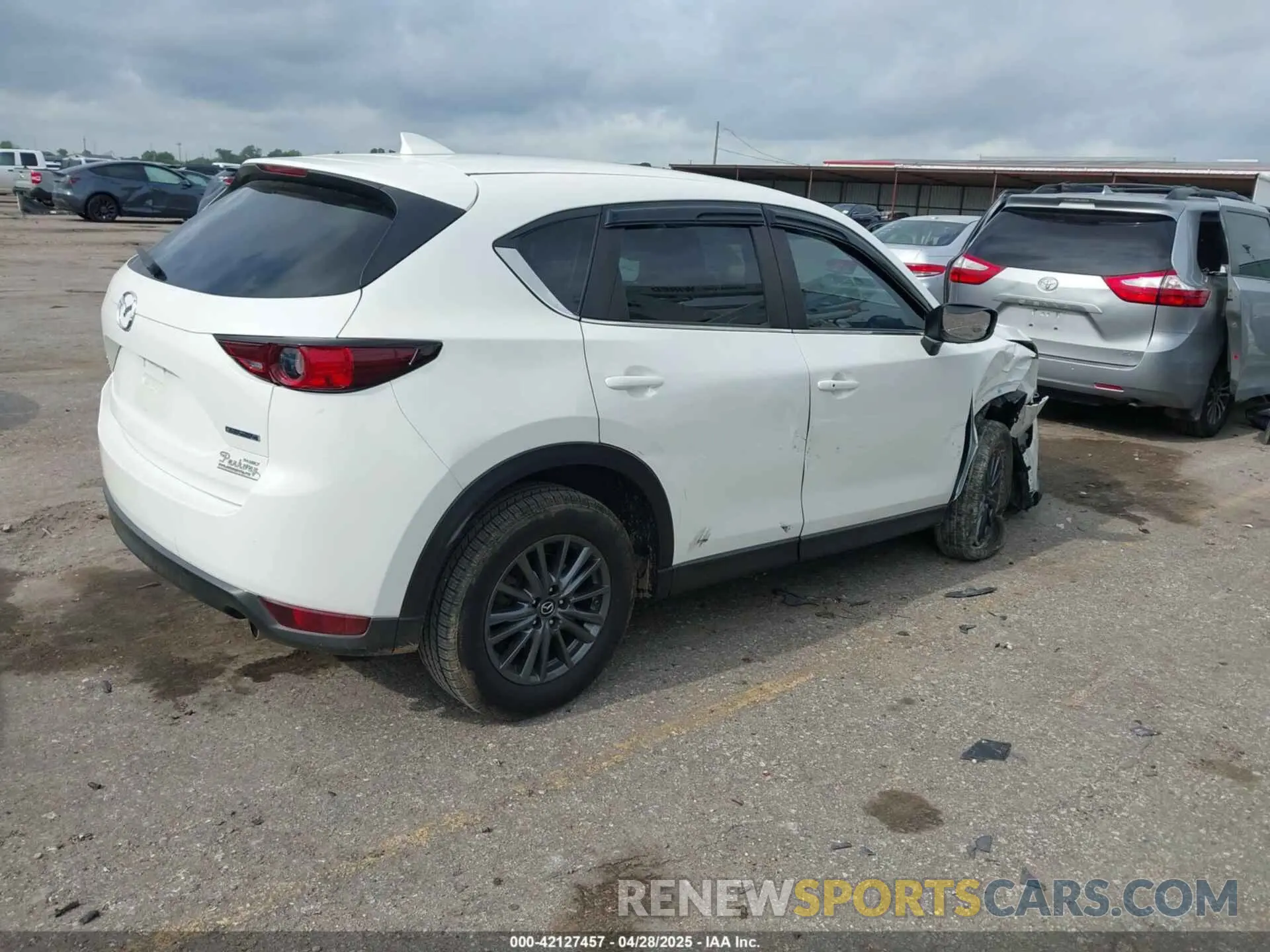 4 Photograph of a damaged car JM3KFBCM2L0786784 MAZDA CX-5 2020