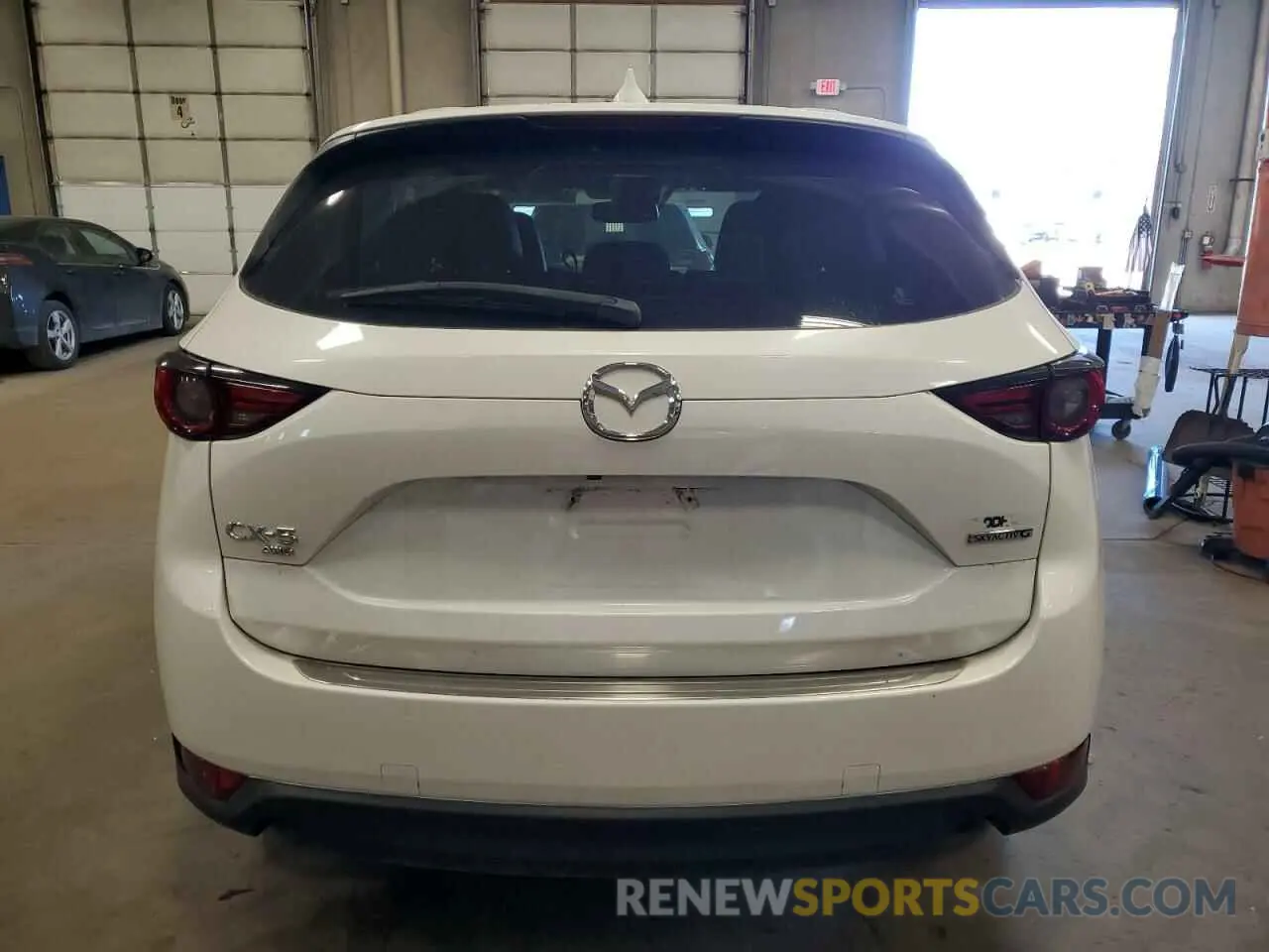 6 Photograph of a damaged car JM3KFBDM0L1842715 MAZDA CX-5 2020