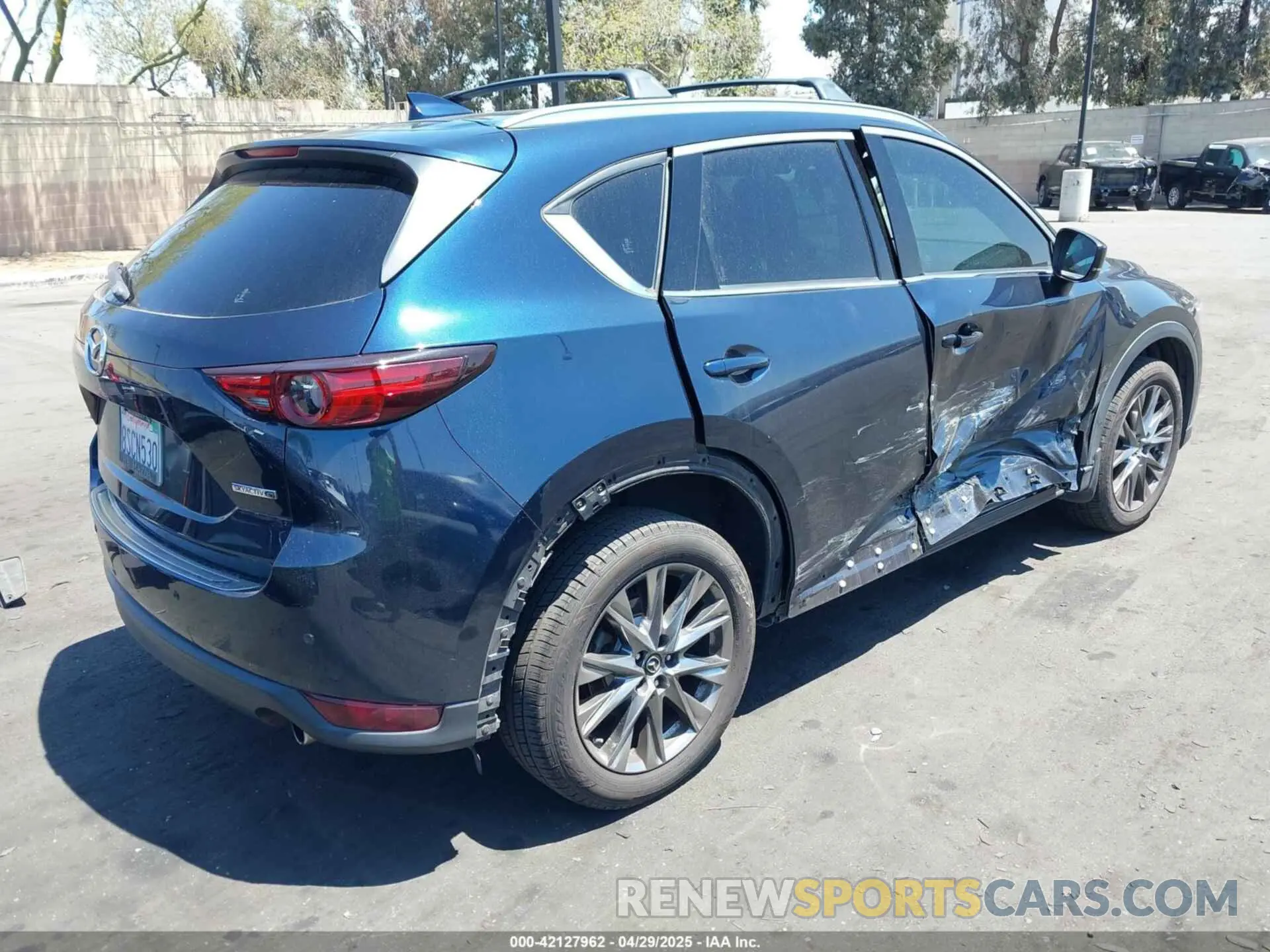 4 Фотография поврежденного автомобиля JM3KFBEY3L0747024 MAZDA CX-5 2020