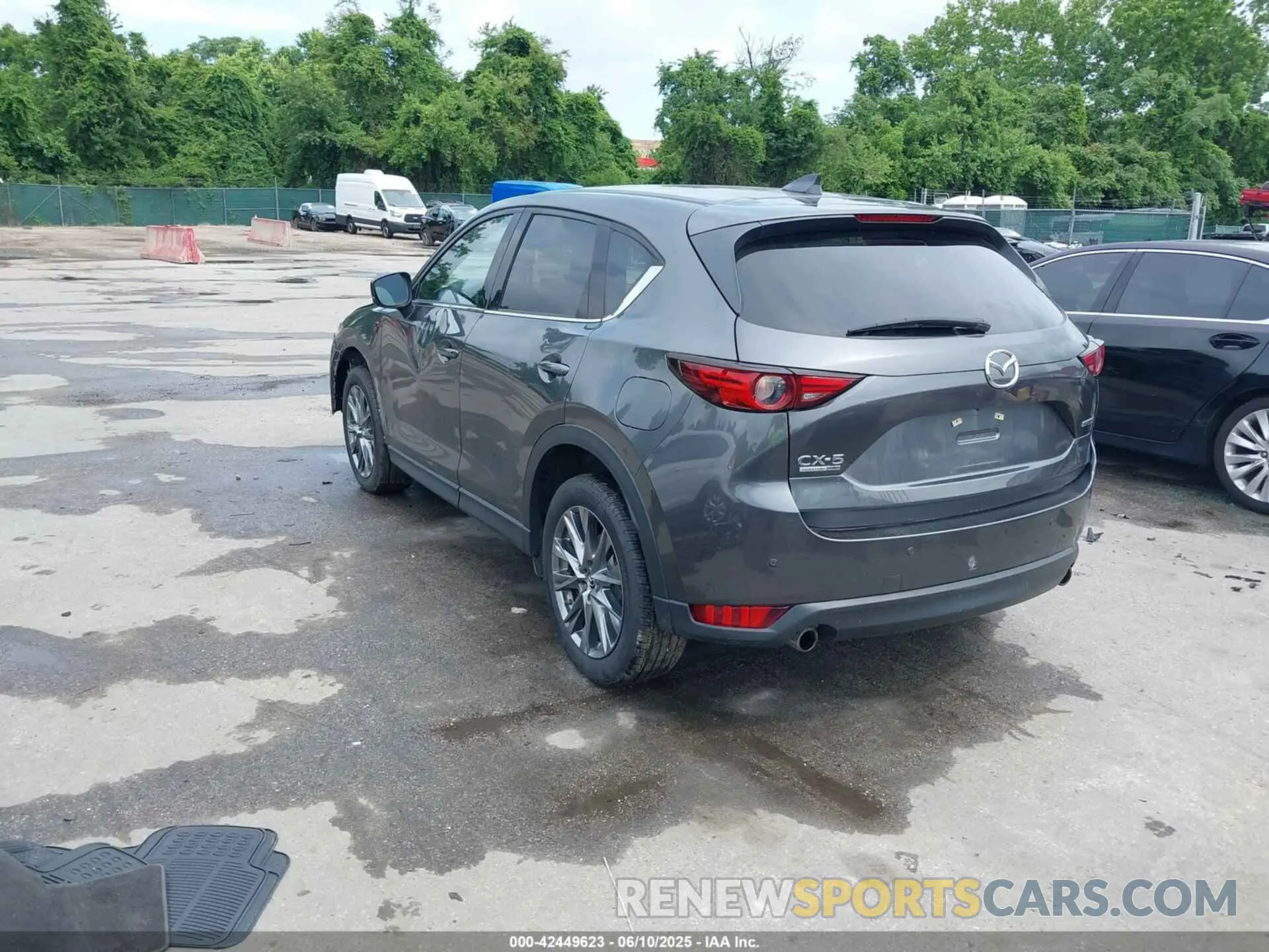 3 Photograph of a damaged car JM3KFBEY8L0822963 MAZDA CX-5 2020