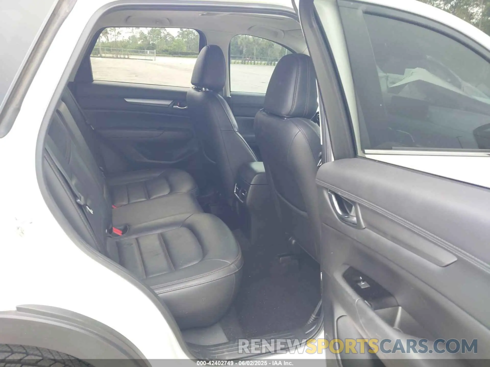8 Photograph of a damaged car JM3KFACM1M0428782 MAZDA CX-5 2021