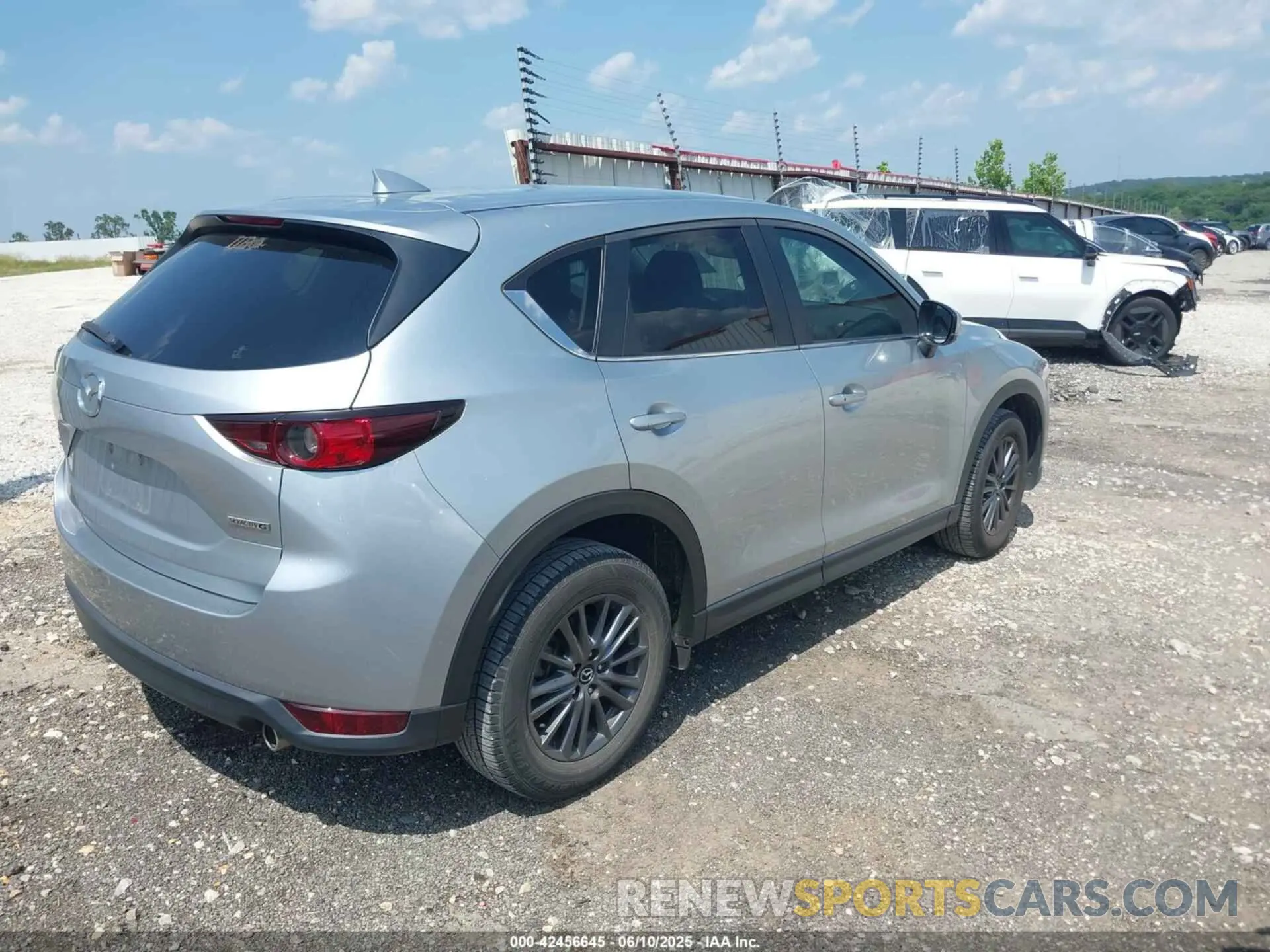 4 Фотография поврежденного автомобиля JM3KFACM2M0327685 MAZDA CX-5 2021