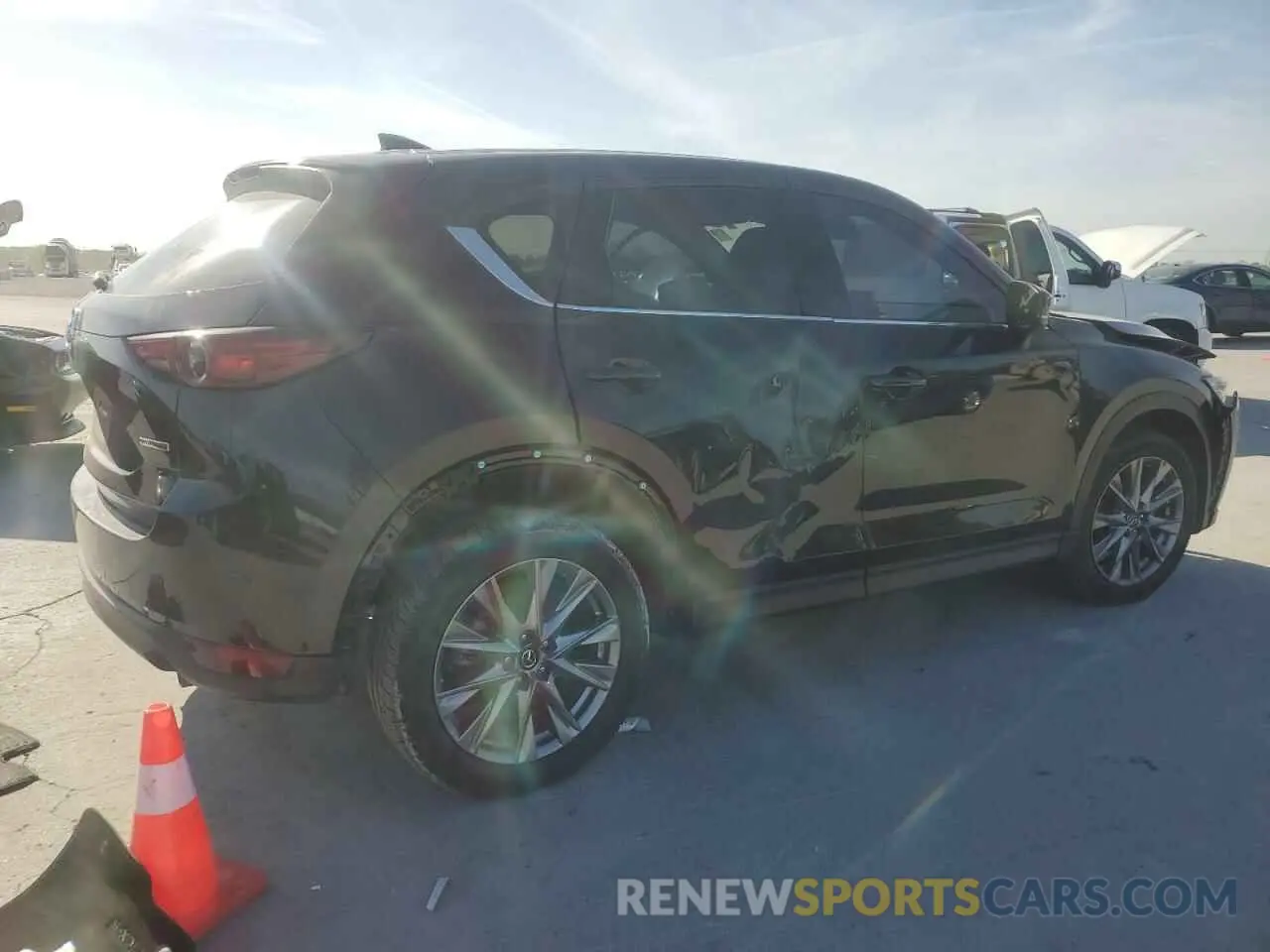 3 Photograph of a damaged car JM3KFADM2M0390669 MAZDA CX-5 2021