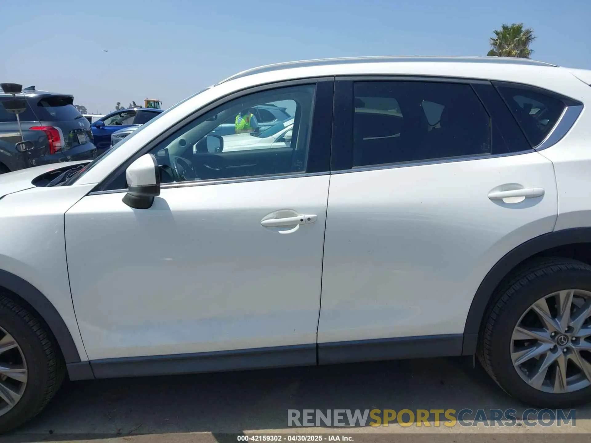 14 Photograph of a damaged car JM3KFADM5M0403849 MAZDA CX-5 2021