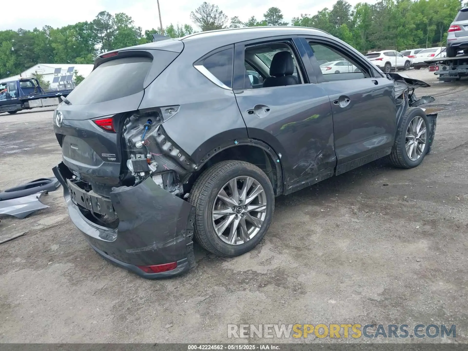 4 Photograph of a damaged car JM3KFBAY0M0358011 MAZDA CX-5 2021