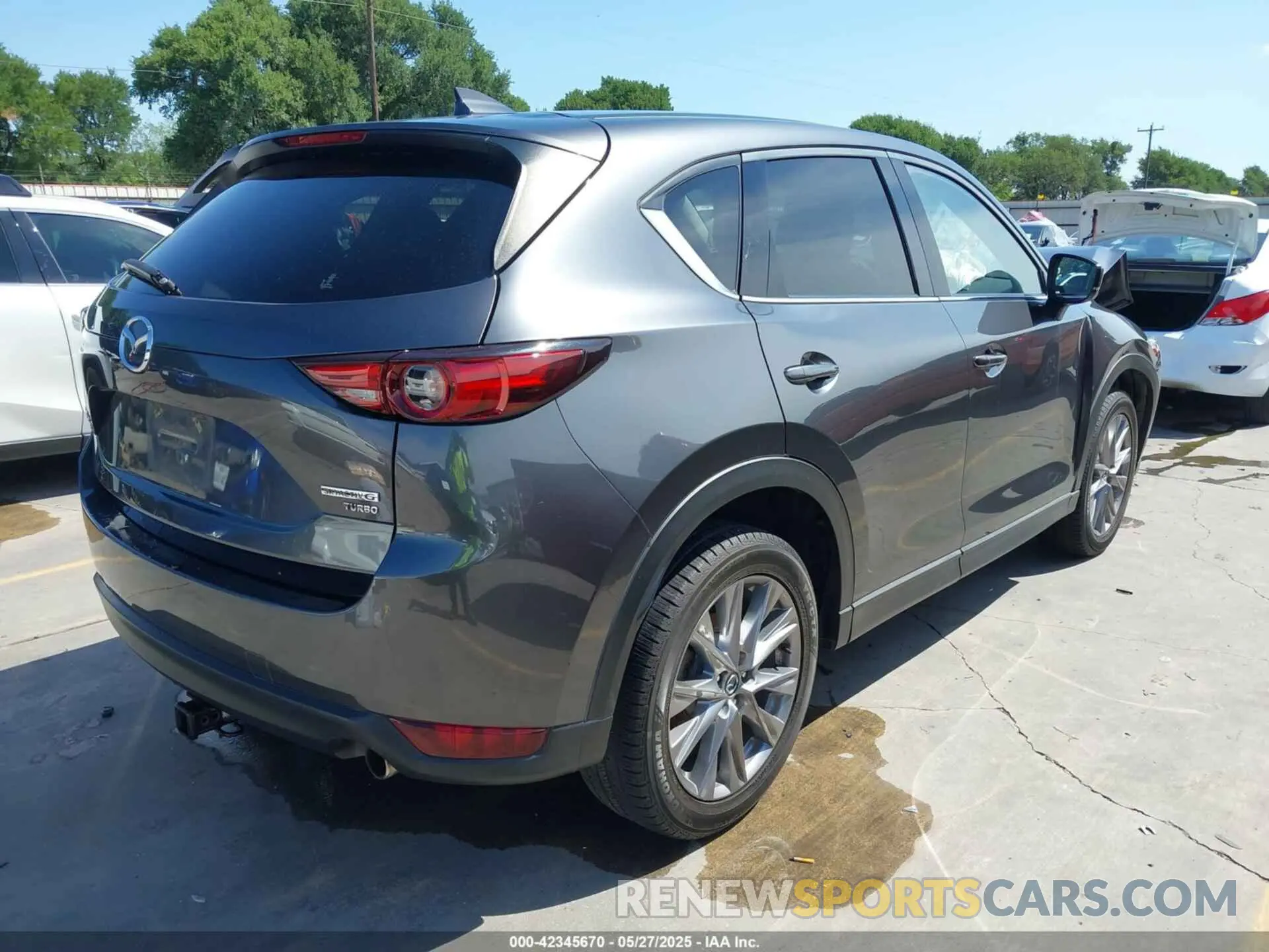 4 Photograph of a damaged car JM3KFBAY6M0336742 MAZDA CX-5 2021