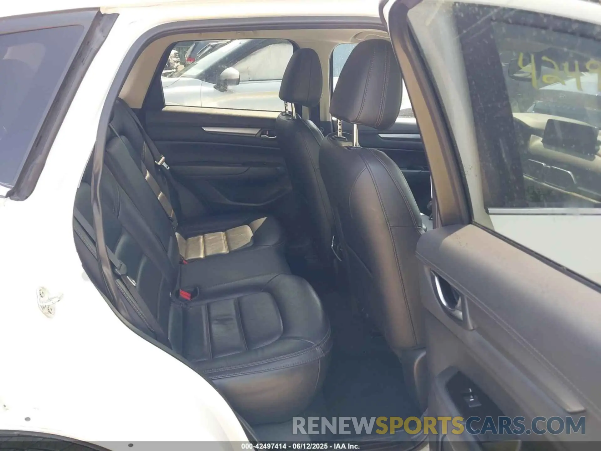 8 Photograph of a damaged car JM3KFBCMXM0404003 MAZDA CX-5 2021
