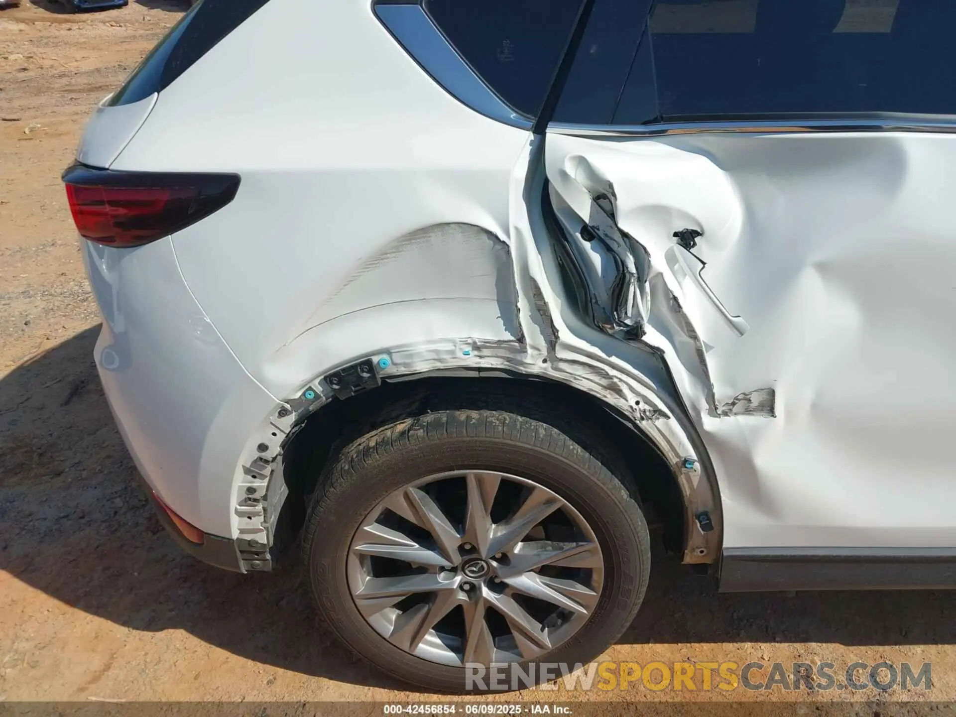 18 Фотография поврежденного автомобиля JM3KFBDM3M0493752 MAZDA CX-5 2021